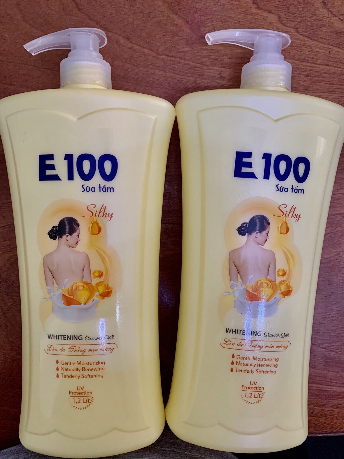 Sữa tắm trắng da e100 silky 1,2l vàng