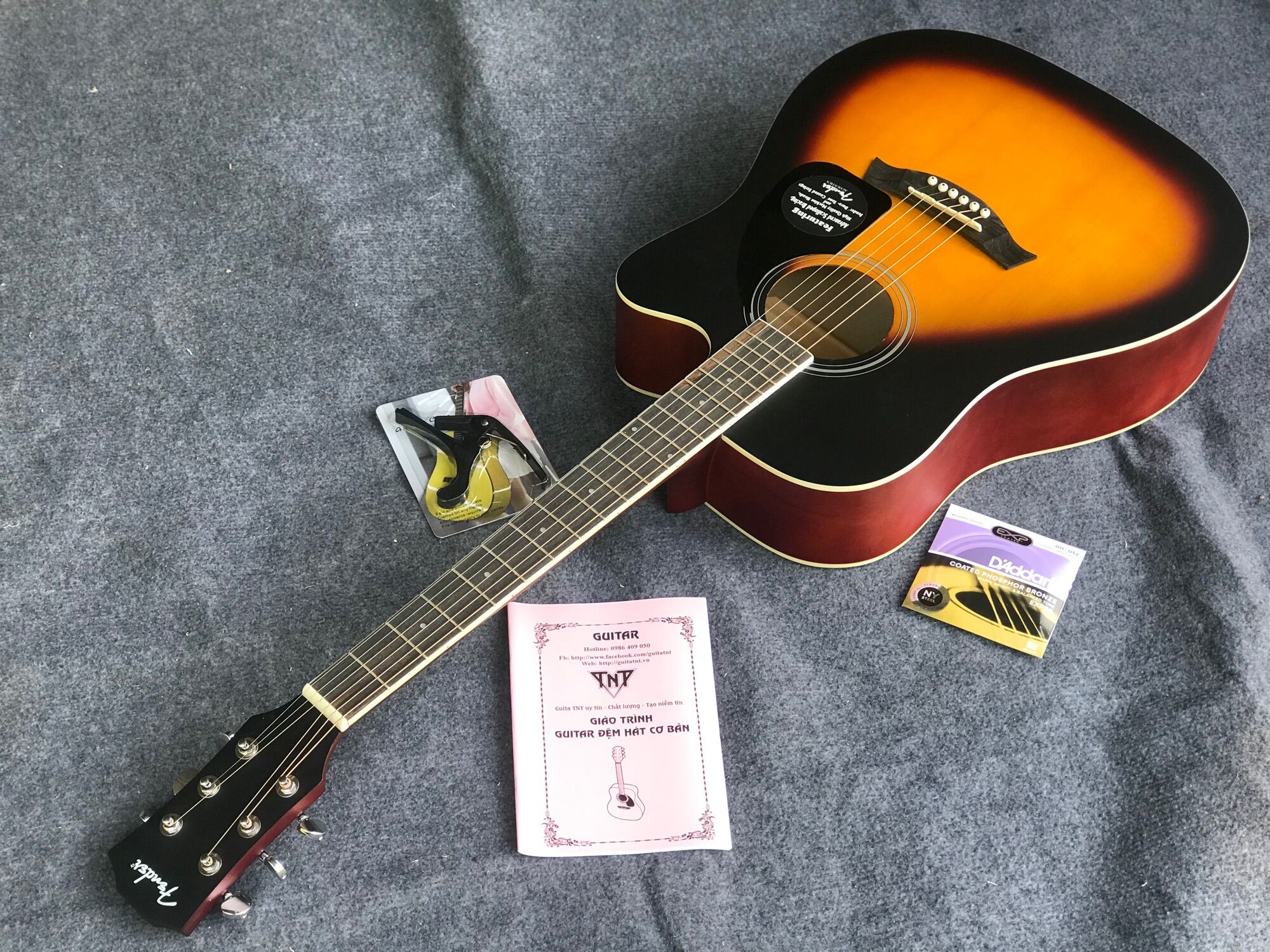 giảm mạnh mẫu Đàn guitar   rosen r135