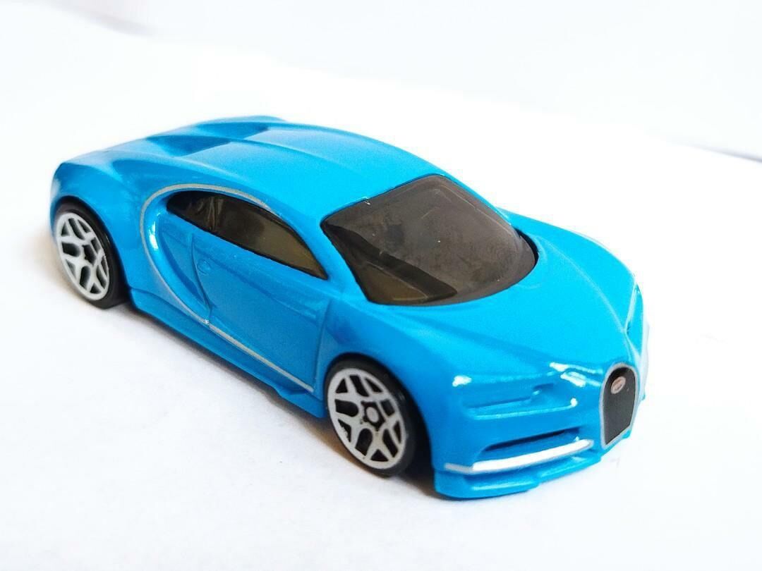 Hobby Store xe mô hình Hot Wheels Bugatti Chiron Pack 5 Exclusive