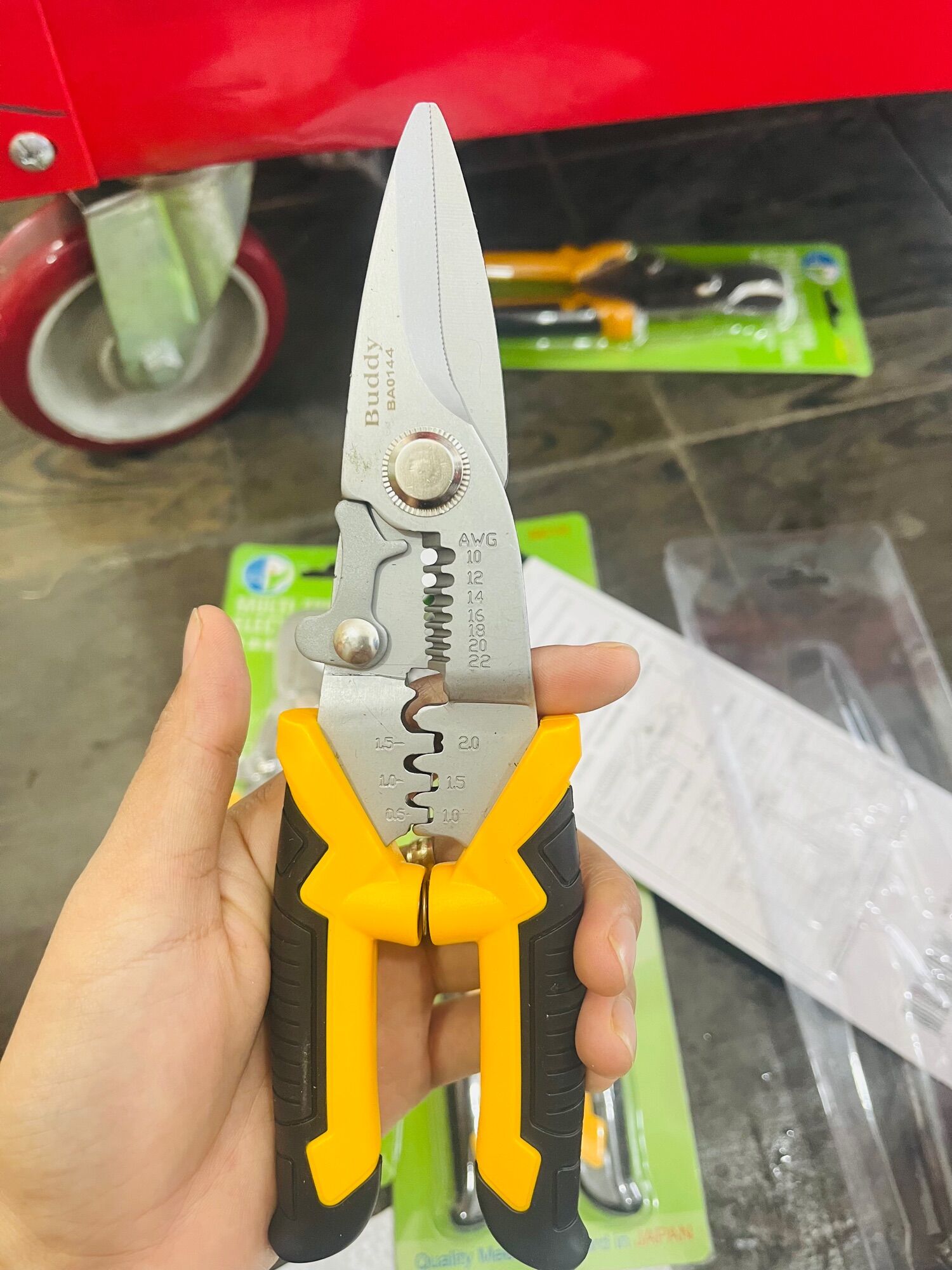 Kéo cắt dây điện đa năng