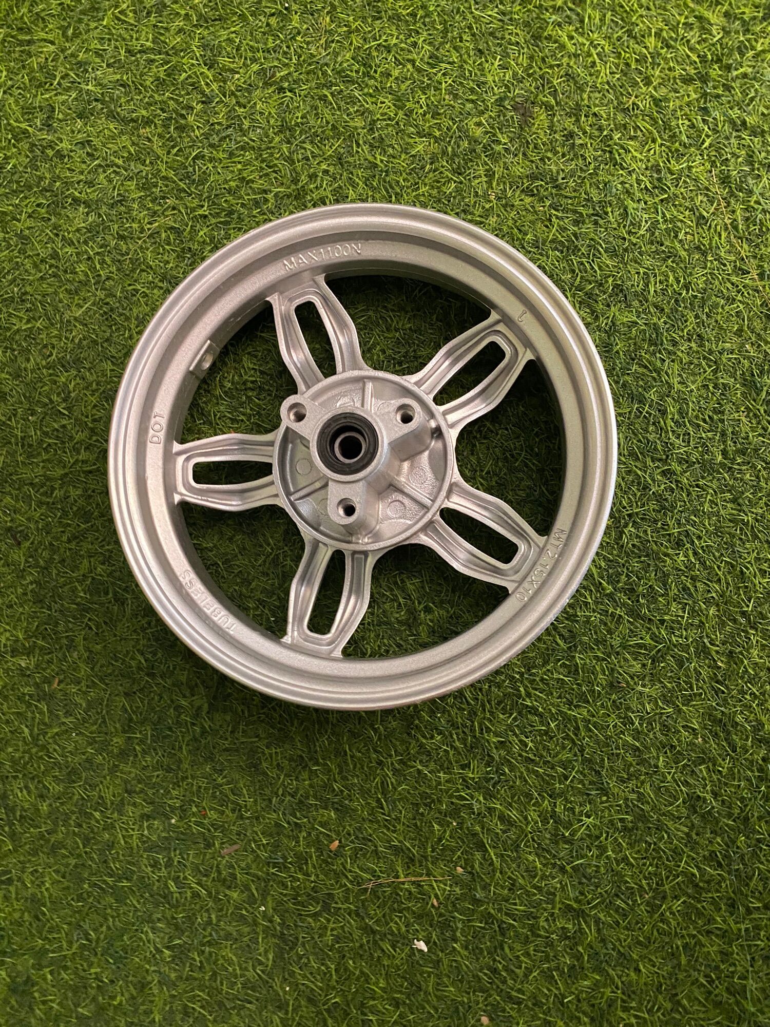 Vành trước xe máy điện Vespa phanh đĩa vành 10