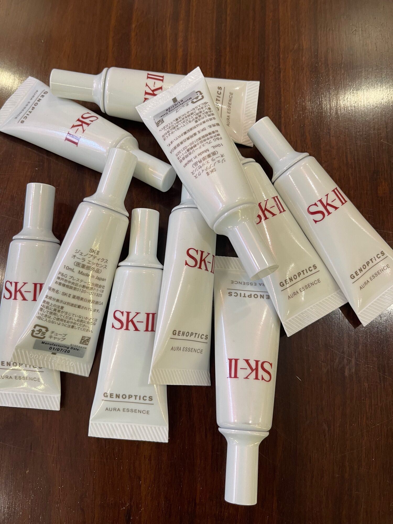 Tinh chất dưỡng trắng da Skii aura tuýp 10ml tách set