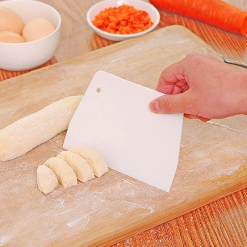 miếng cắt bột, vét bột, chà láng bột