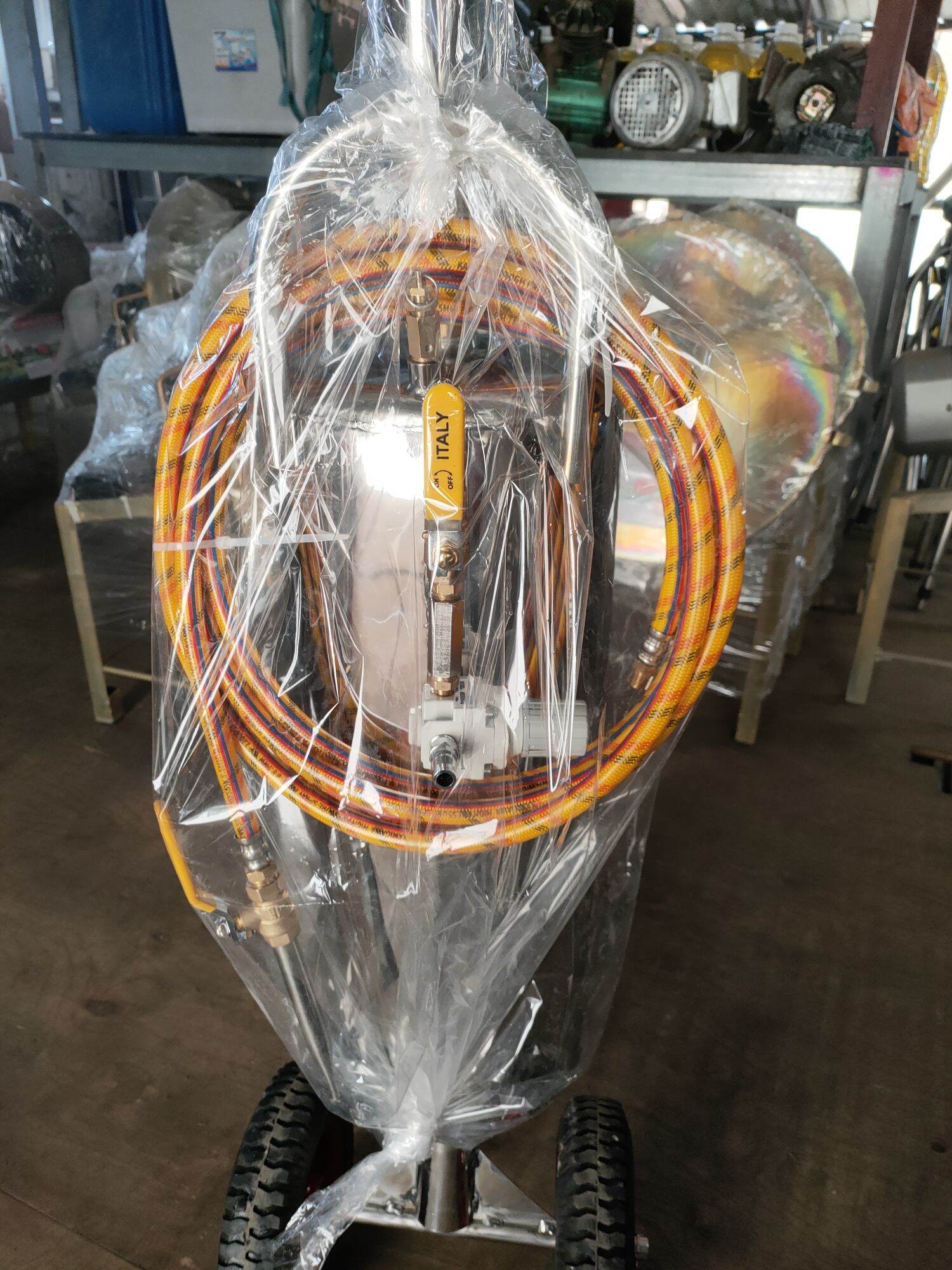 Máy Rửa xe bọt tuyết 14-17lit