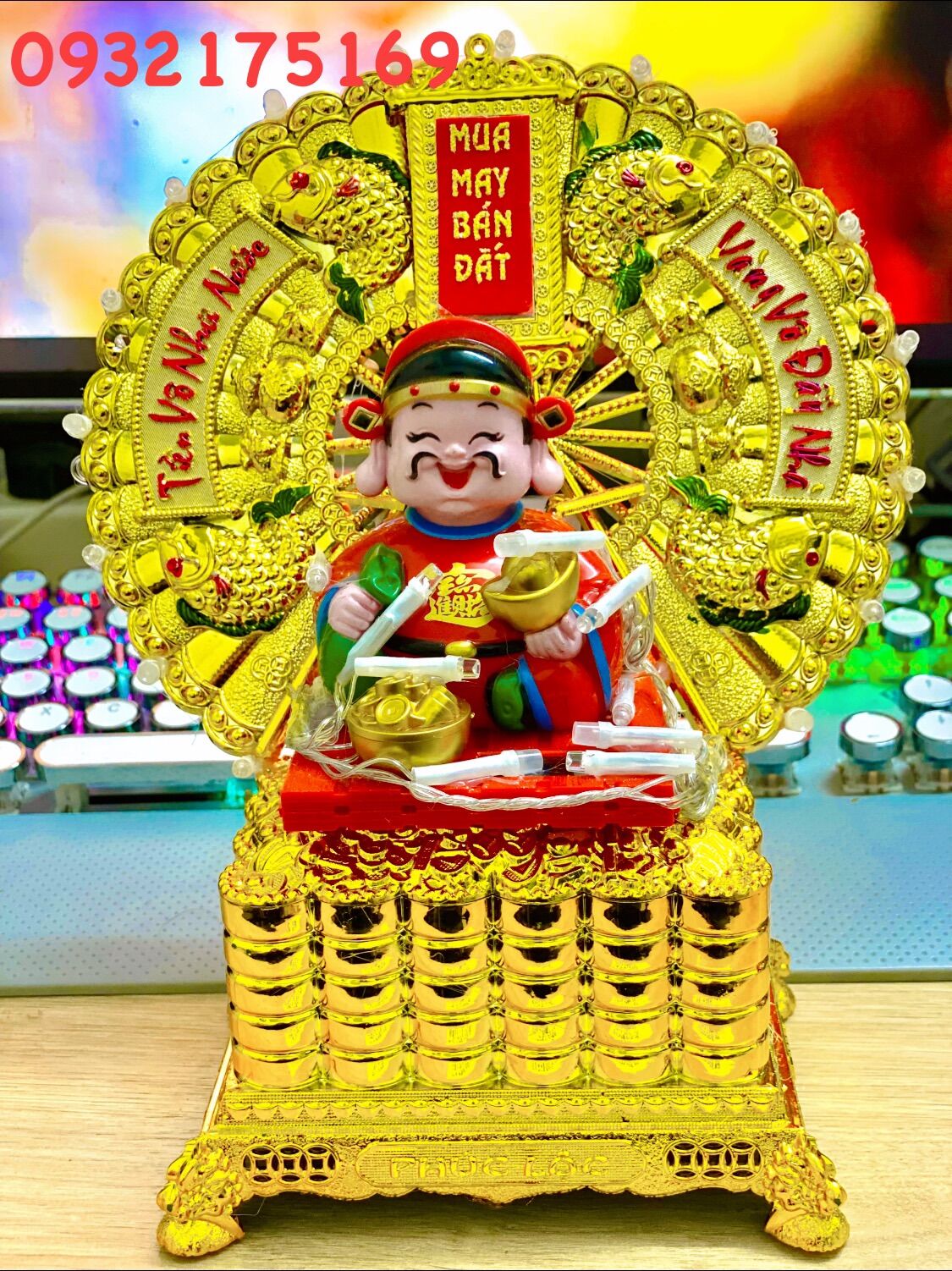 Tháp Thần Tài toạ tháp vàng khối - Quạt vàng có đèn