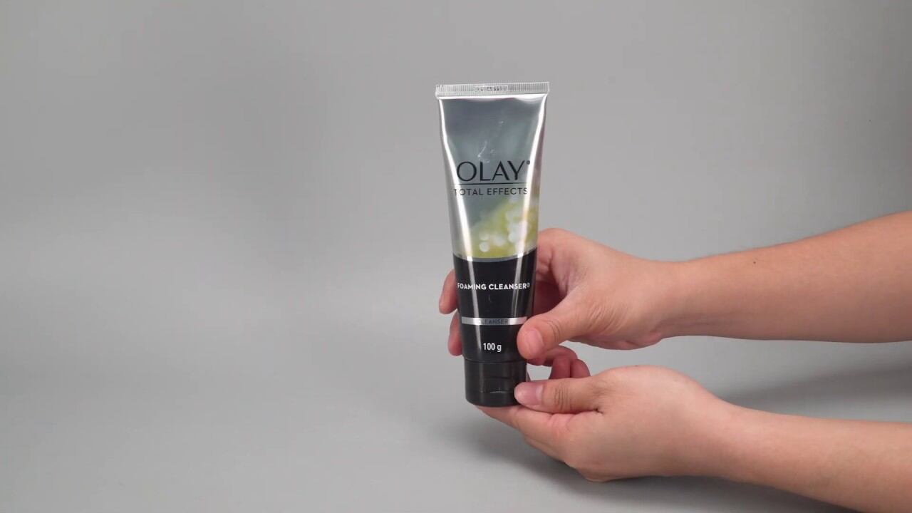 Sữa rửa mặt tạo bọt Olay Total Effects 100g