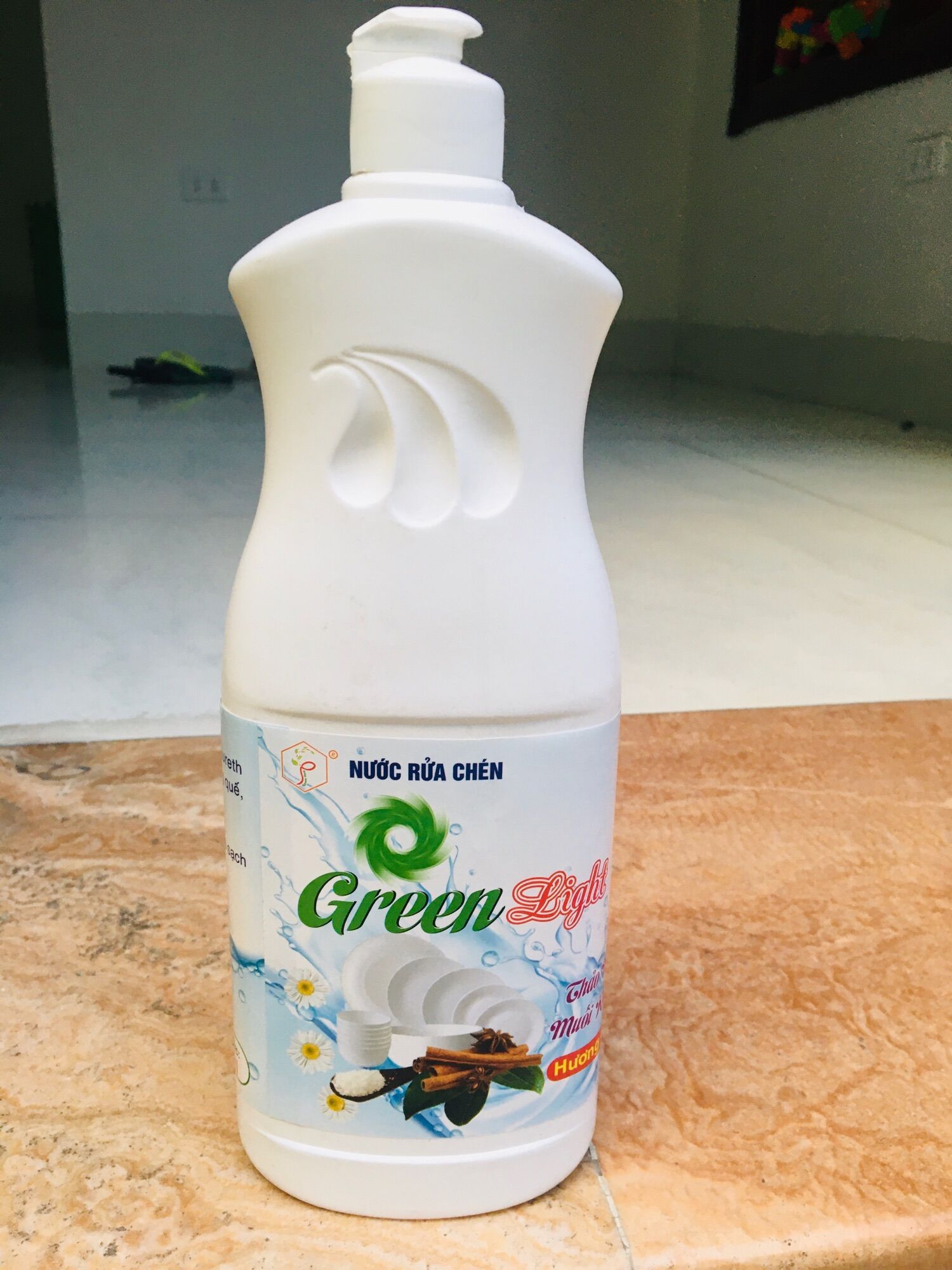 Nước rửa chén Green Light từ thảo mộc, Muối khoáng, hương quế 800ml