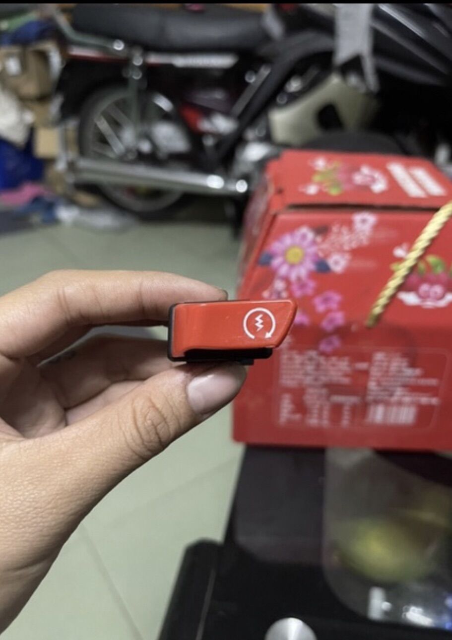 Nút công tắc đề khởi động đỏ Honda