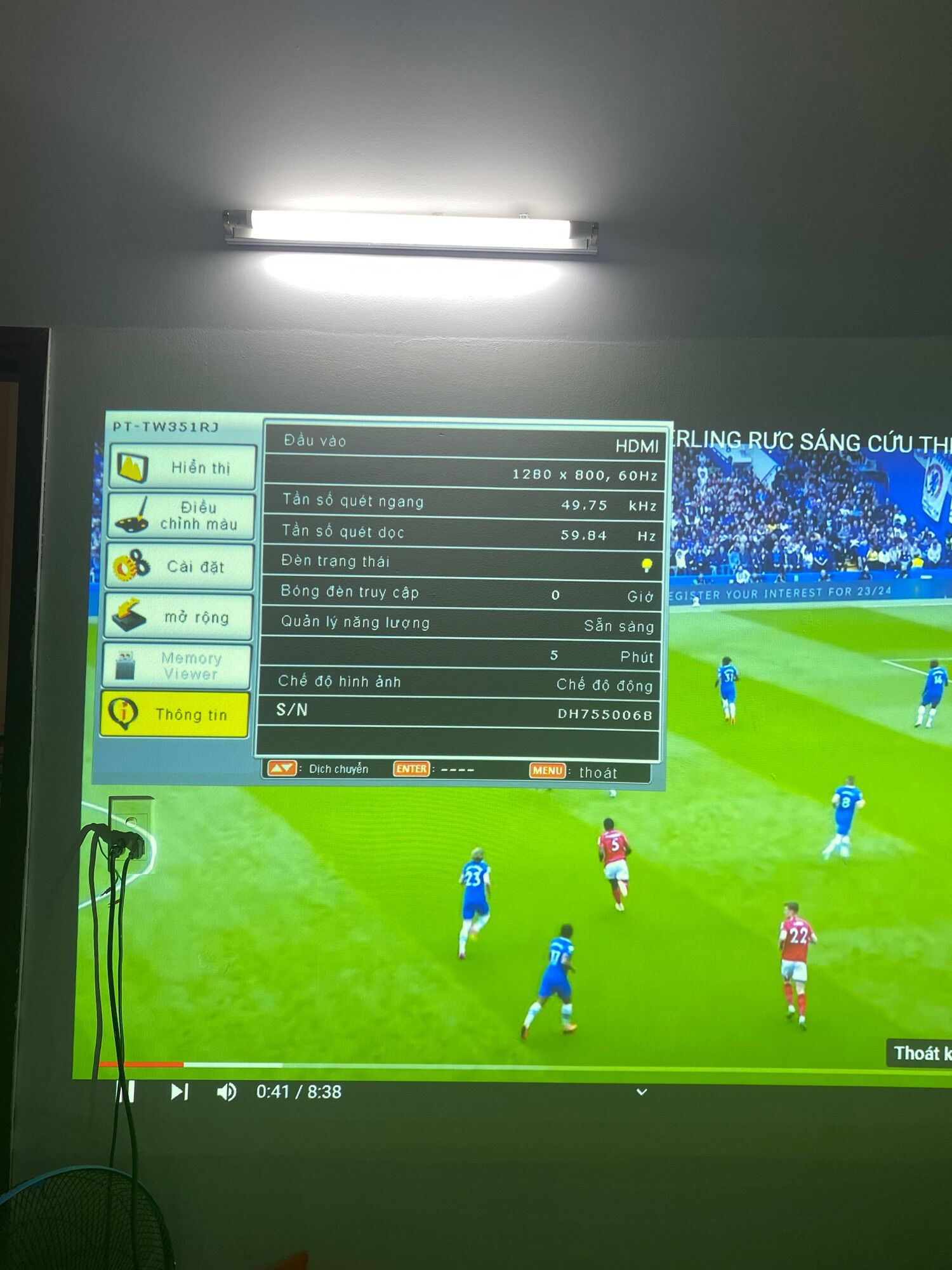 Máy chiếu gần hãng Panasonic PT-TW351R mới 99%