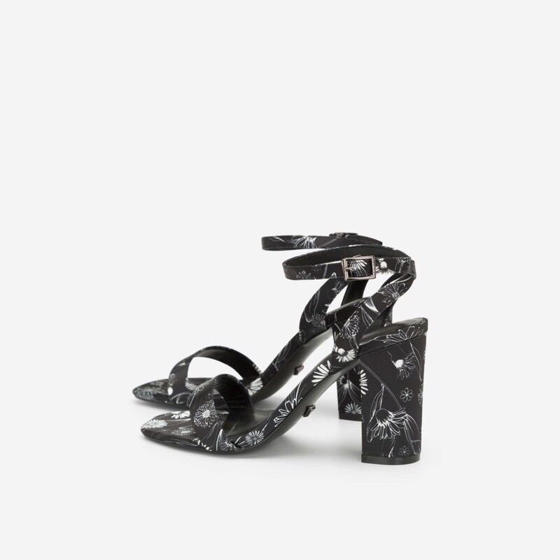 Giày Nữ Ankle Strap Cúc Họa Mi Vascara - SDN 0648 - Hoa Văn