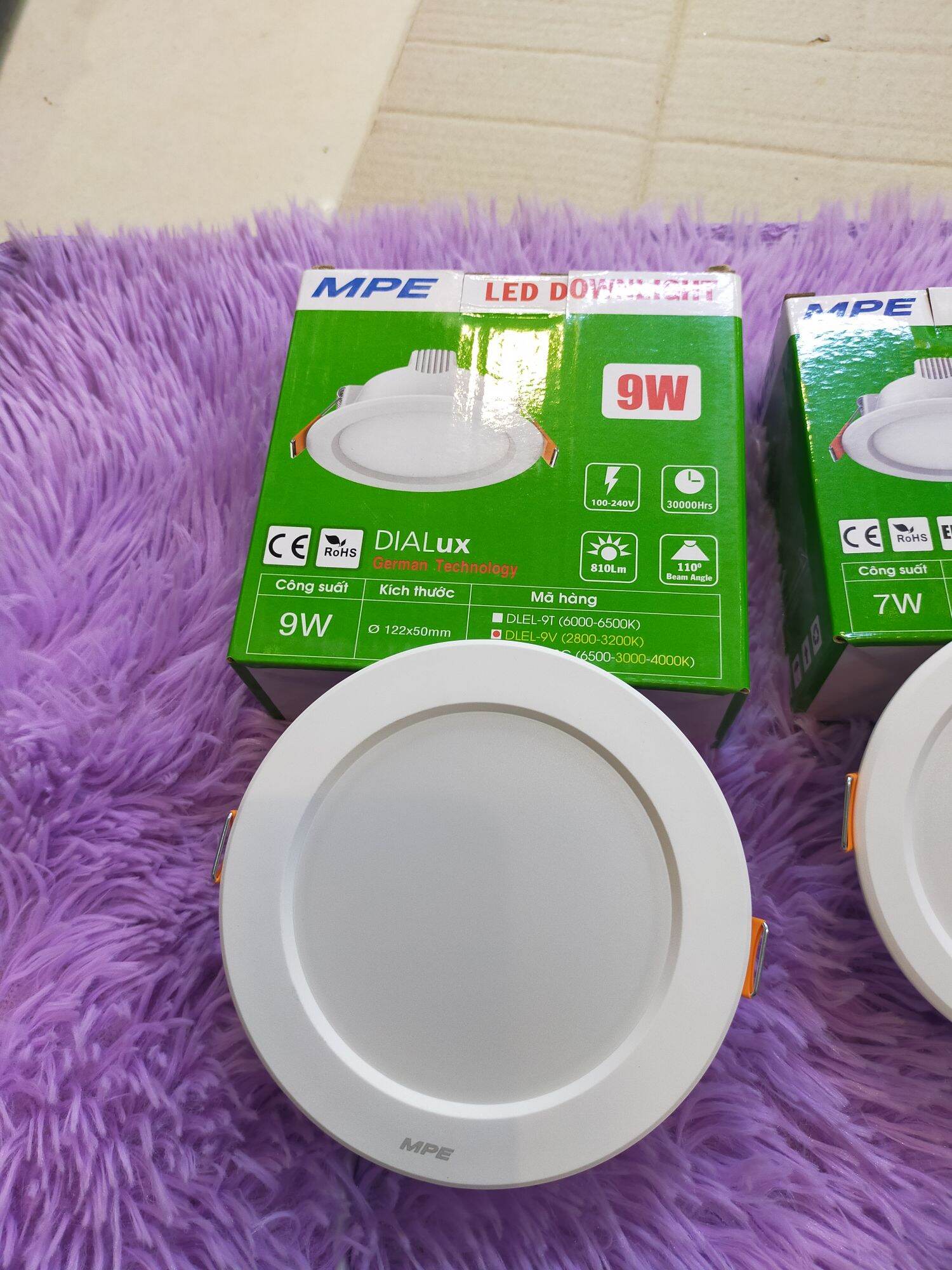 Âm trần MPE 7w-9w 1 màu , 3 màu