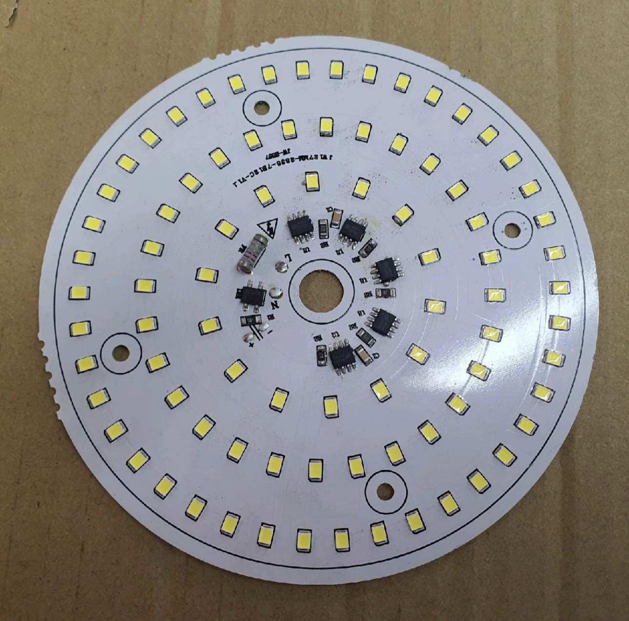Mâm led 100w điện 220v đường kính 127cm