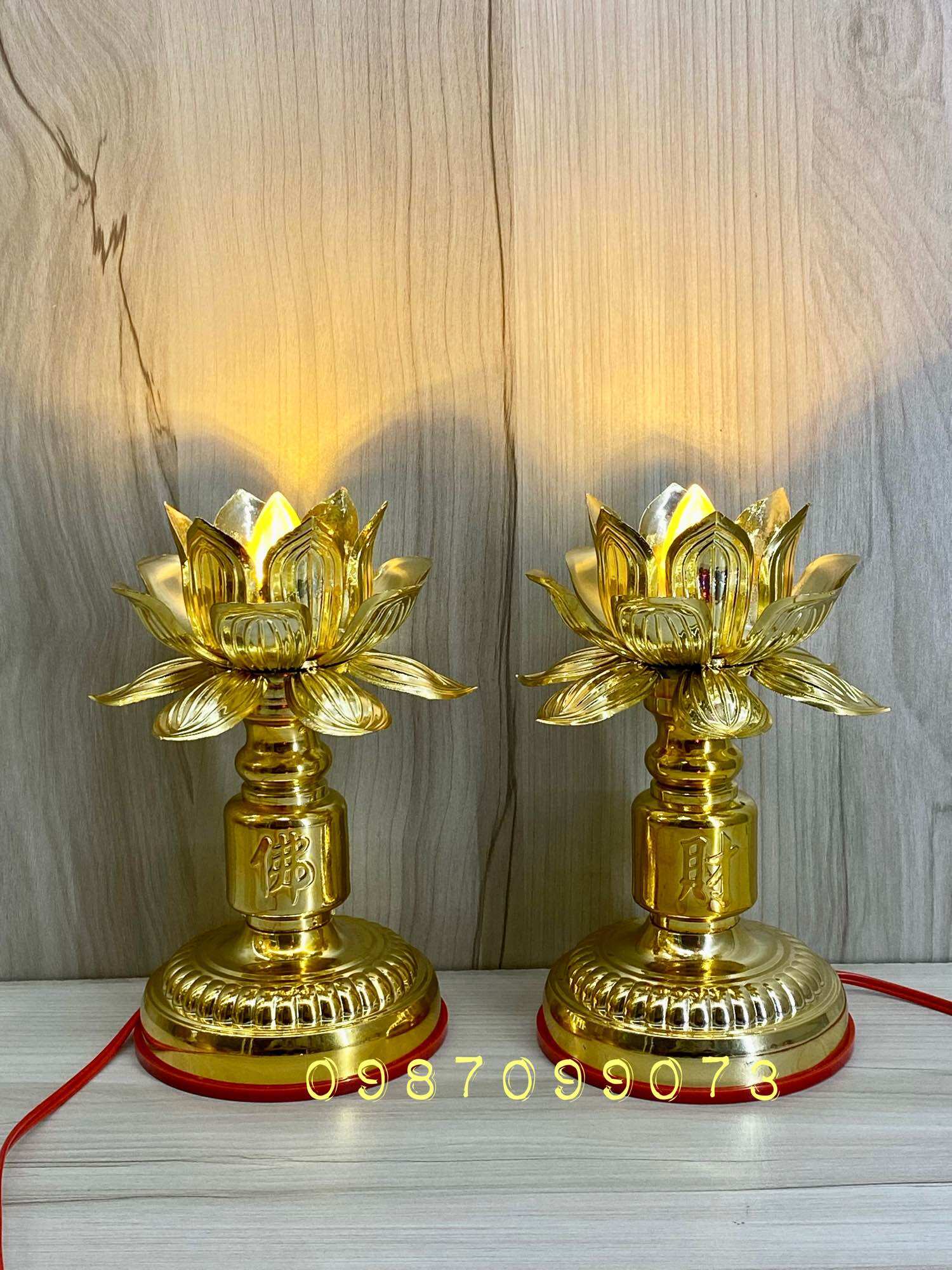 Đèn thờ hoa sen mạ vàng