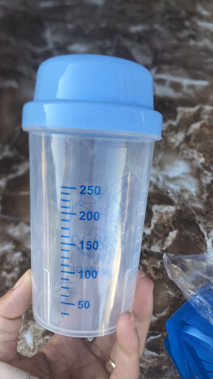 Cốc lắc sữa non 250ml