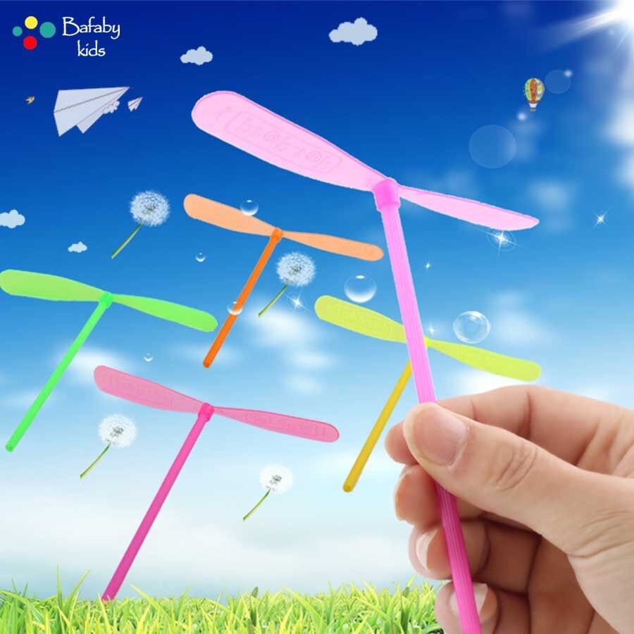 Chong chóng tre trở về tuổi thơ