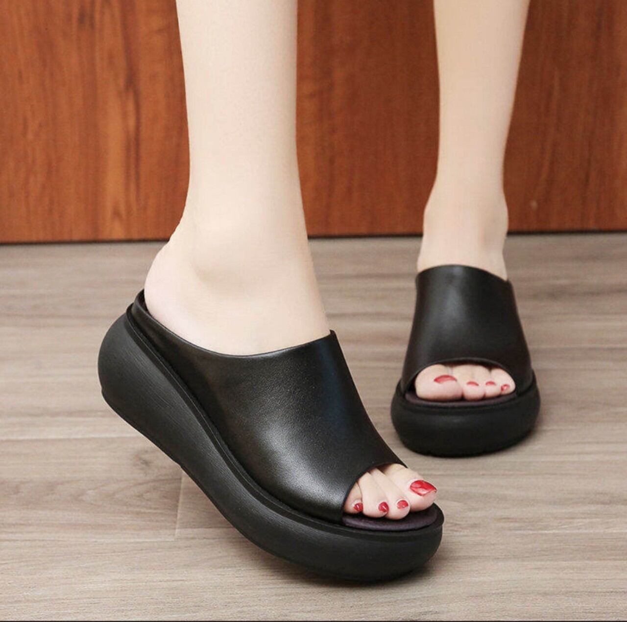 Dép đế xuồng quai da kiểu mới