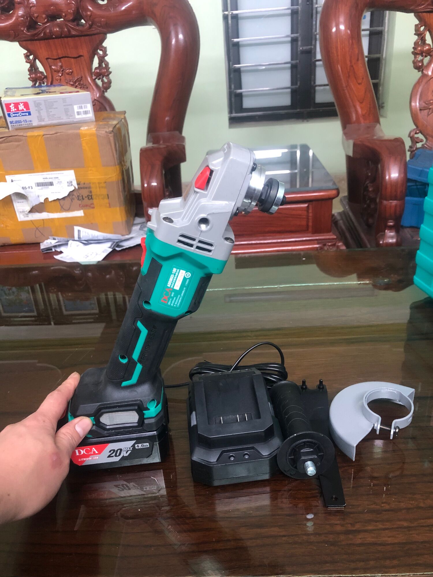 Máy mài pin DCA 20v adsm06-100 chính hãng