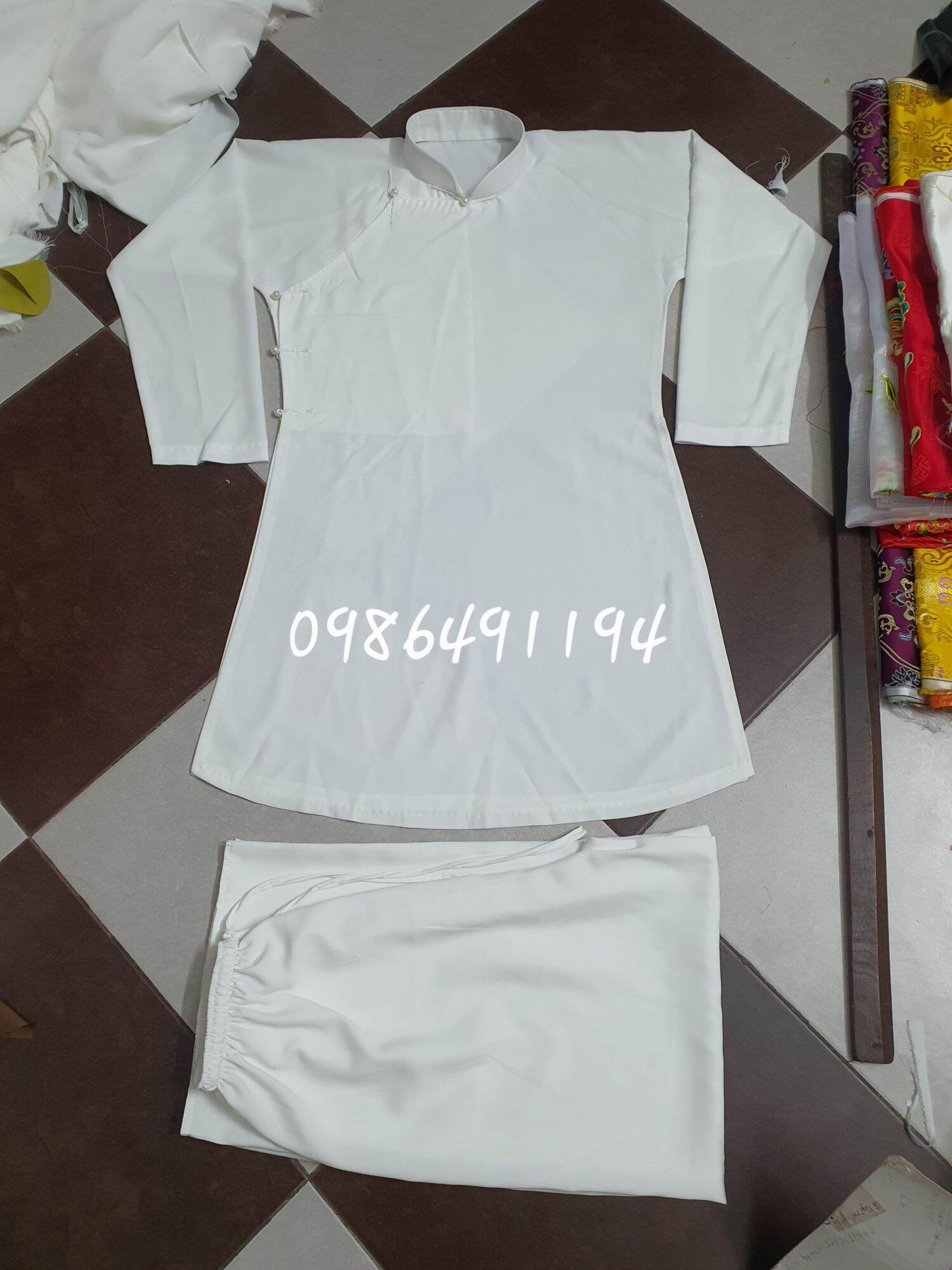 Bộ lót mặc hầu dài thân trắng