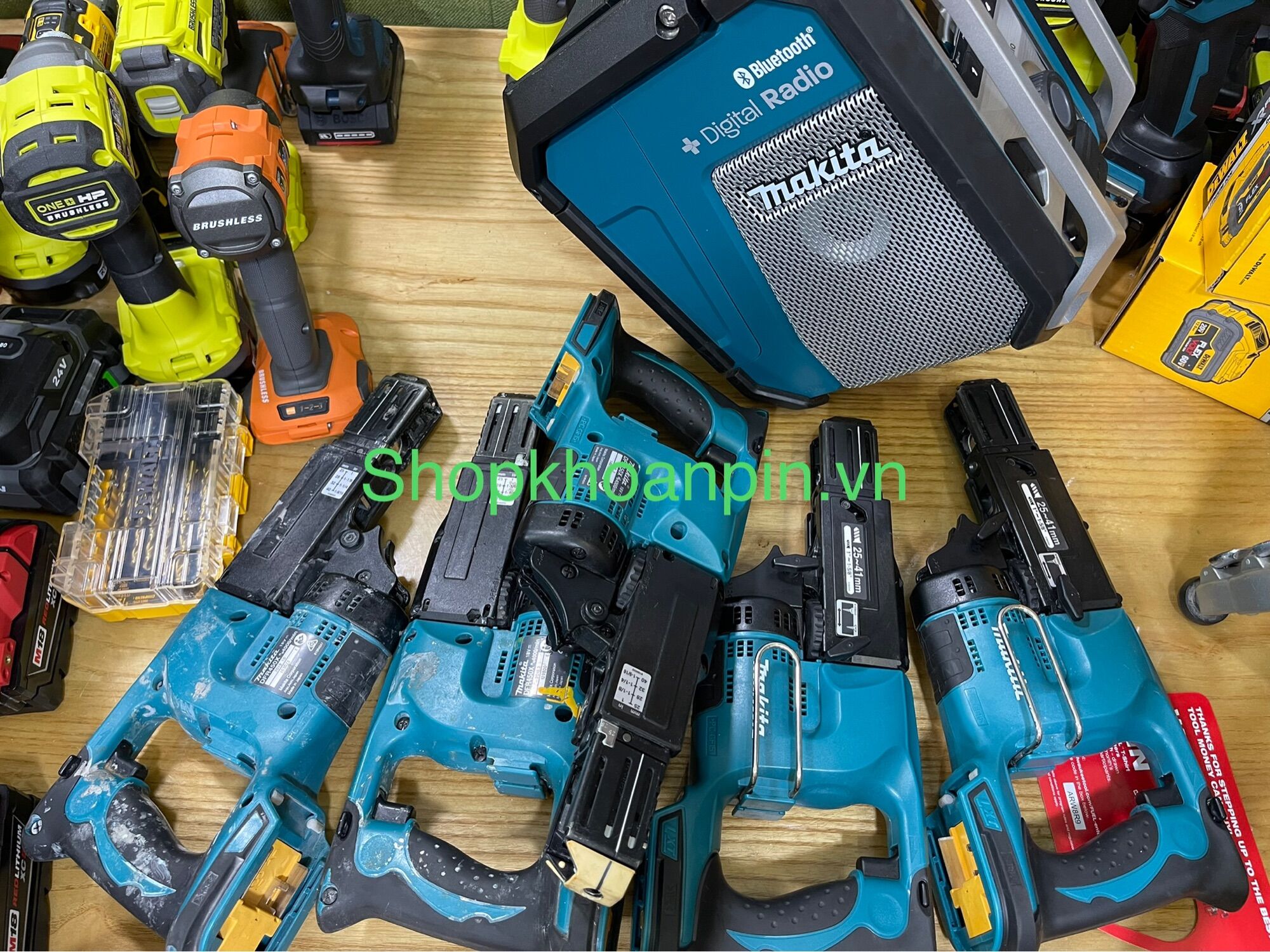 Bắn vít trần thạch cao makita dfr450zx