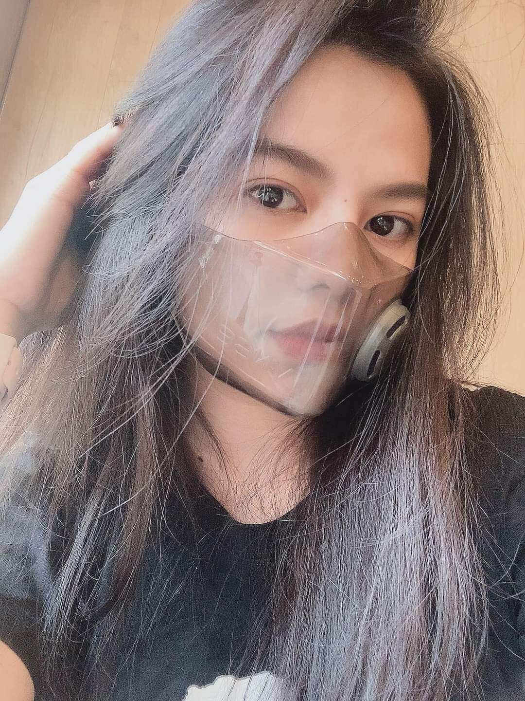 Khẩu trang nhựa có van thở.