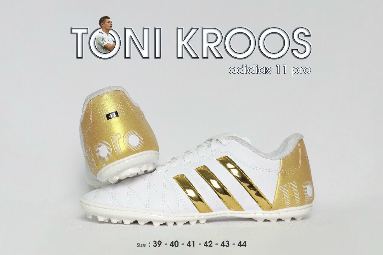 Giày Bóng Đá 11Pro Toni Kroos Trắng Sọc Vàng