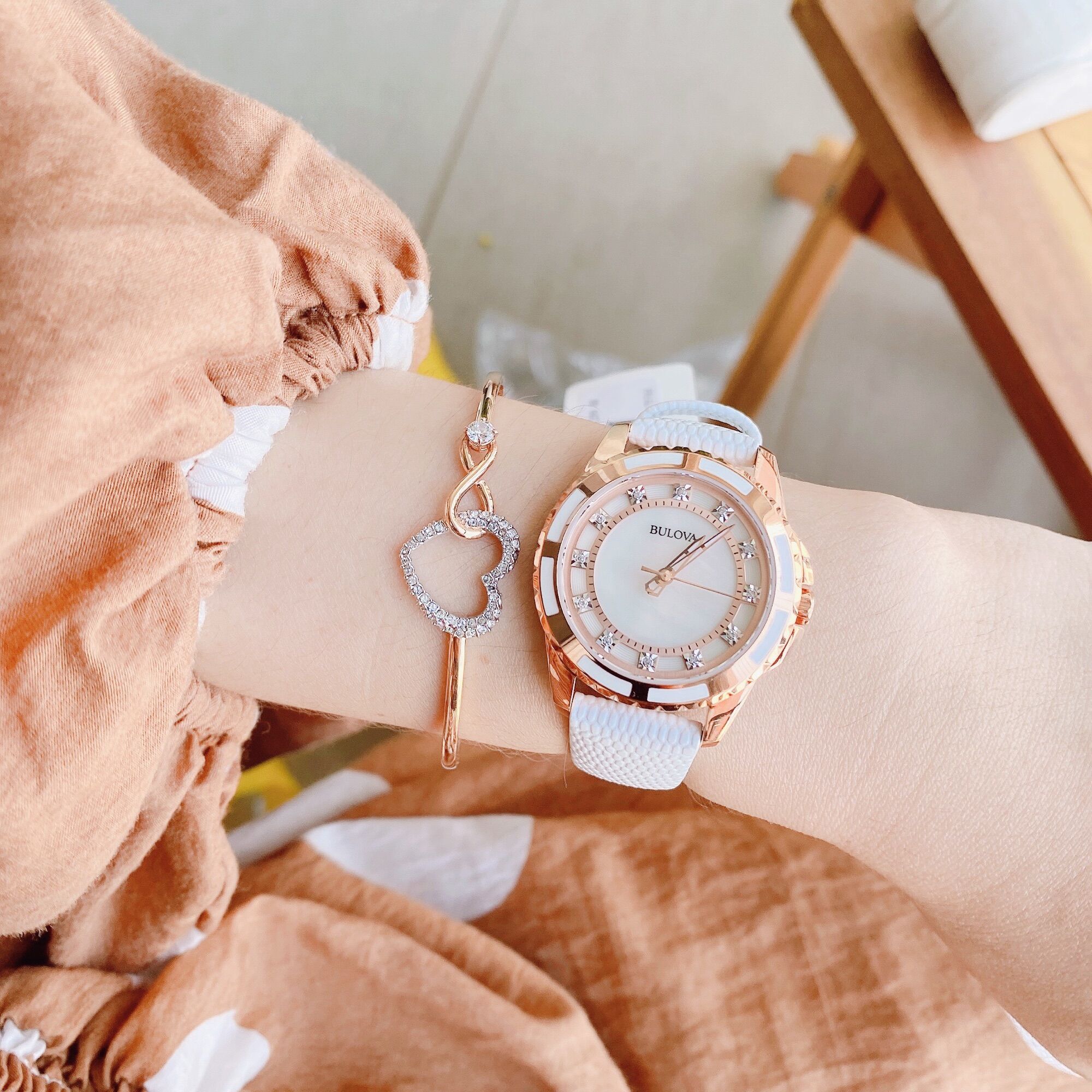 Đồng Hồ Nữ Bulova Diamiond 98P119