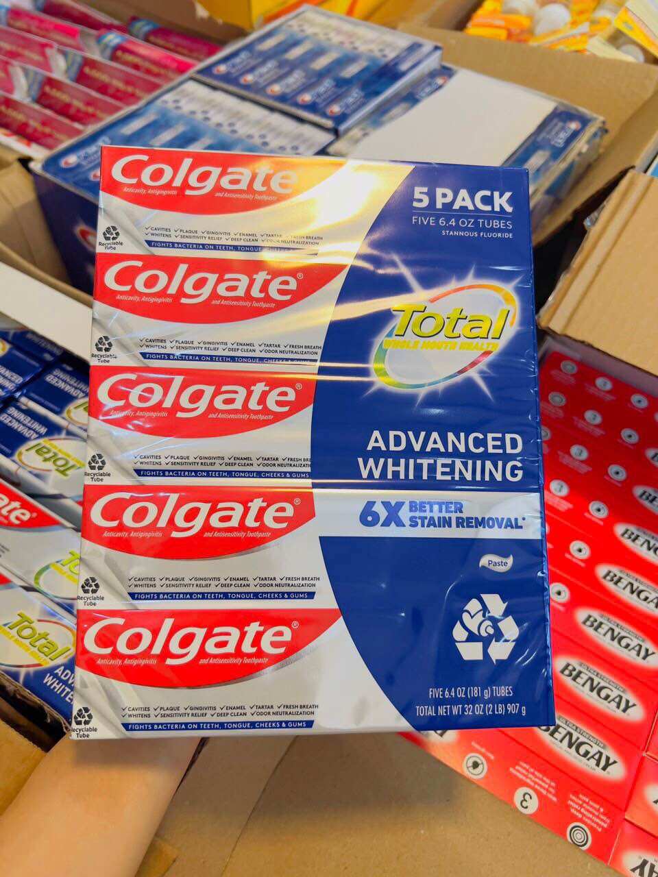 Kem đánh răng Colgate Total Whitening 181g- hàng Mỹ
