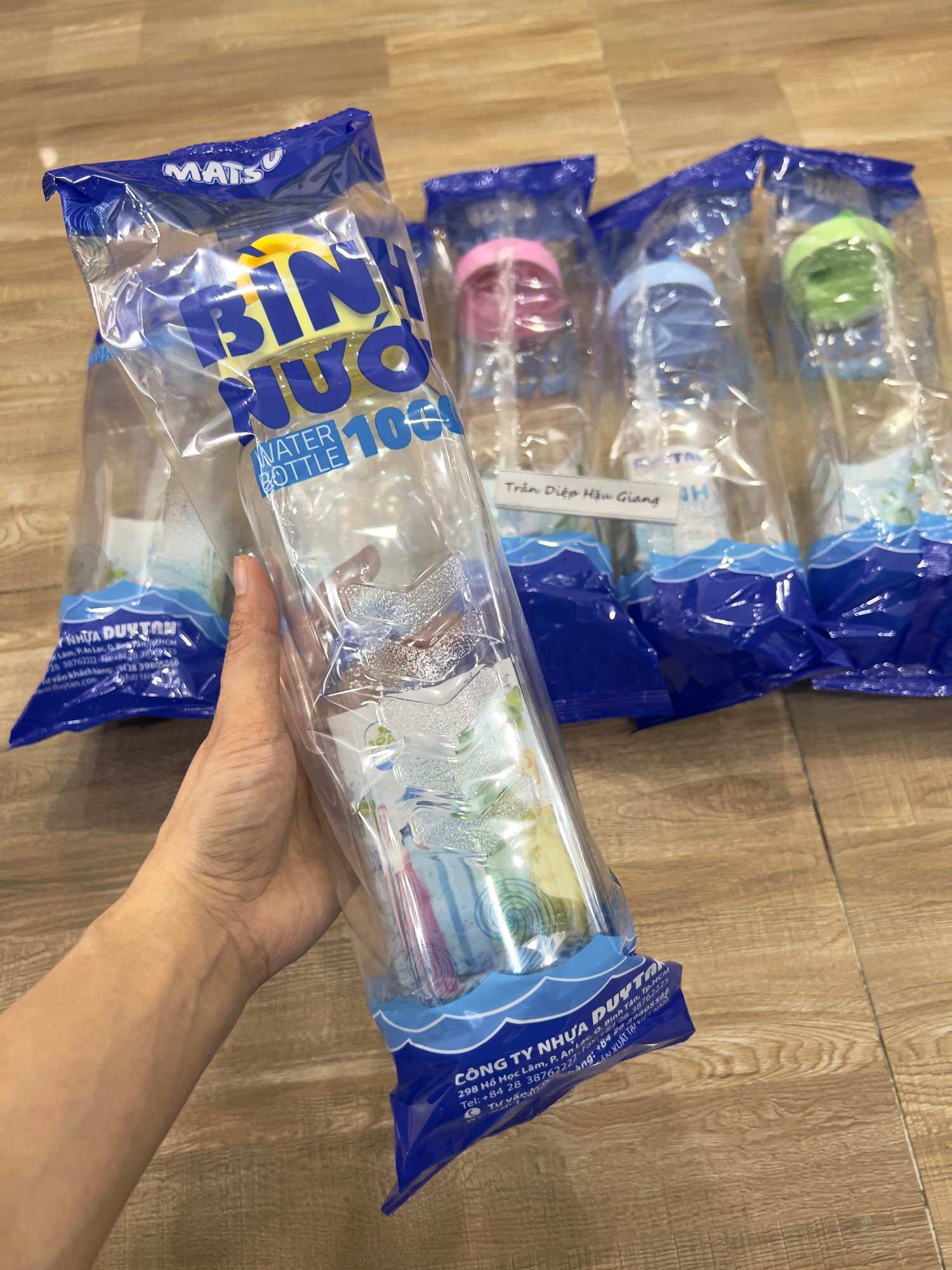 Bình nước 1Lit Duy Tân, Bình Đựng Nước Nắp Bật 1000ml