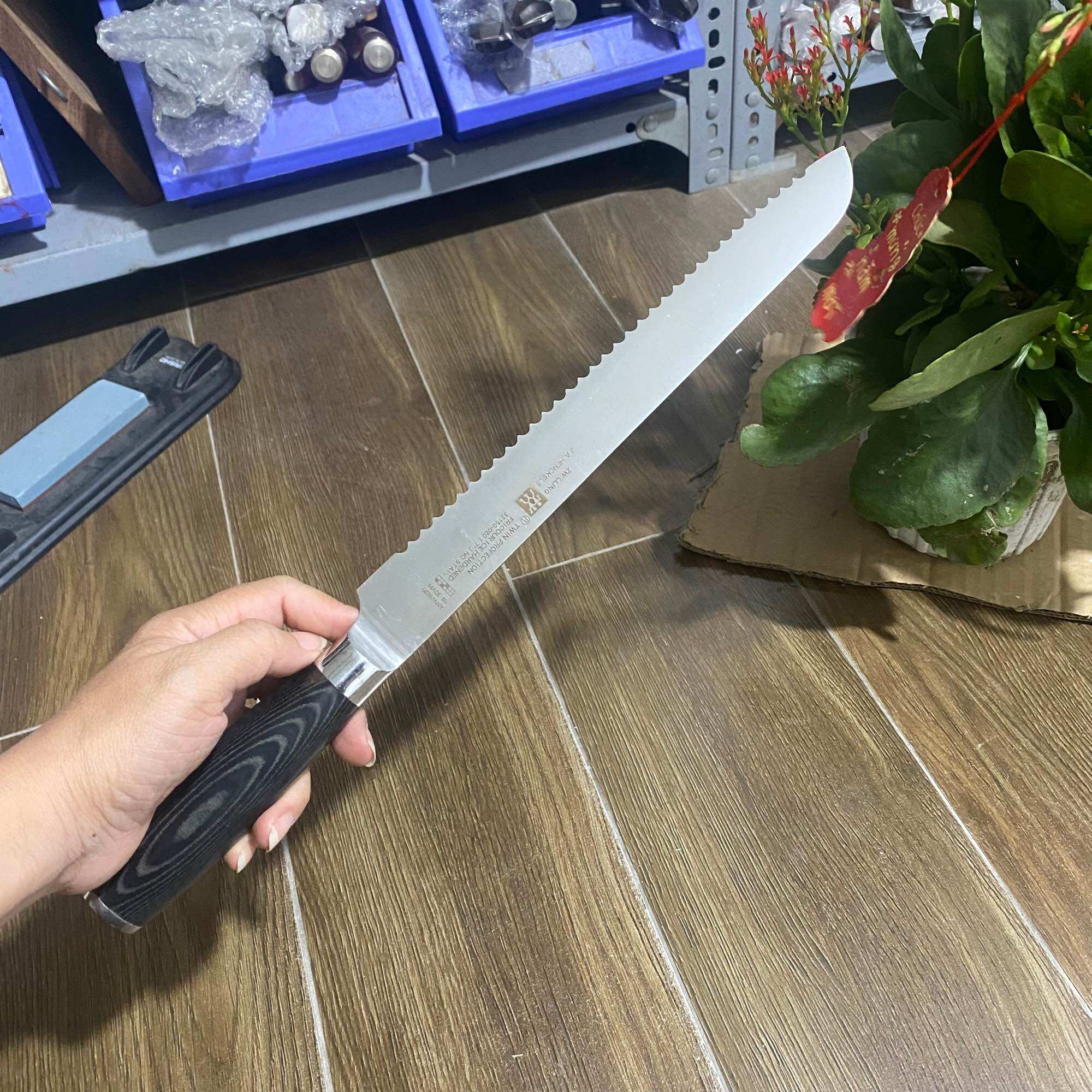 Dao răng cưa cắt bánh, cắt thịt đông đức 32cm