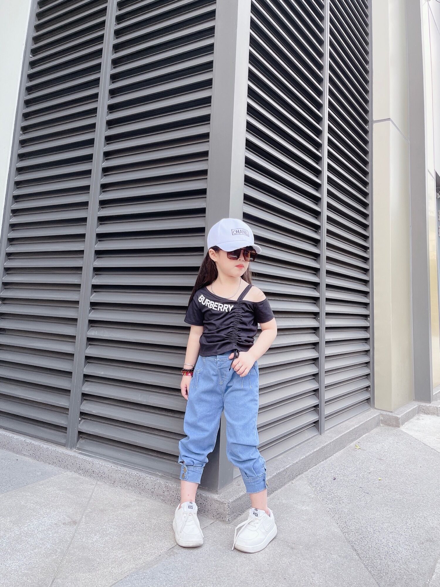 Sét áo hở vai quần bom bé gái