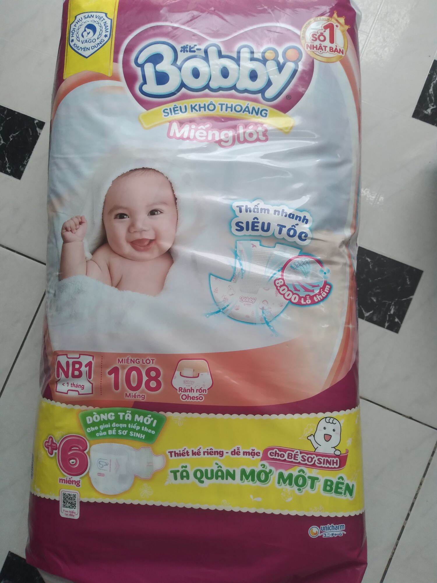 Miếng lót Bobby Nb1-108 sơ sinh tặng thêm 6 miếng tã quần