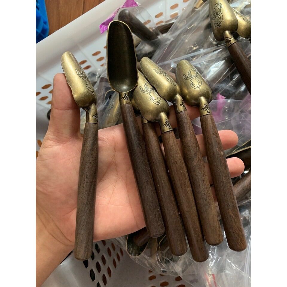 Combo 50 cái muỗng xúc trà gỗ mun 17cm