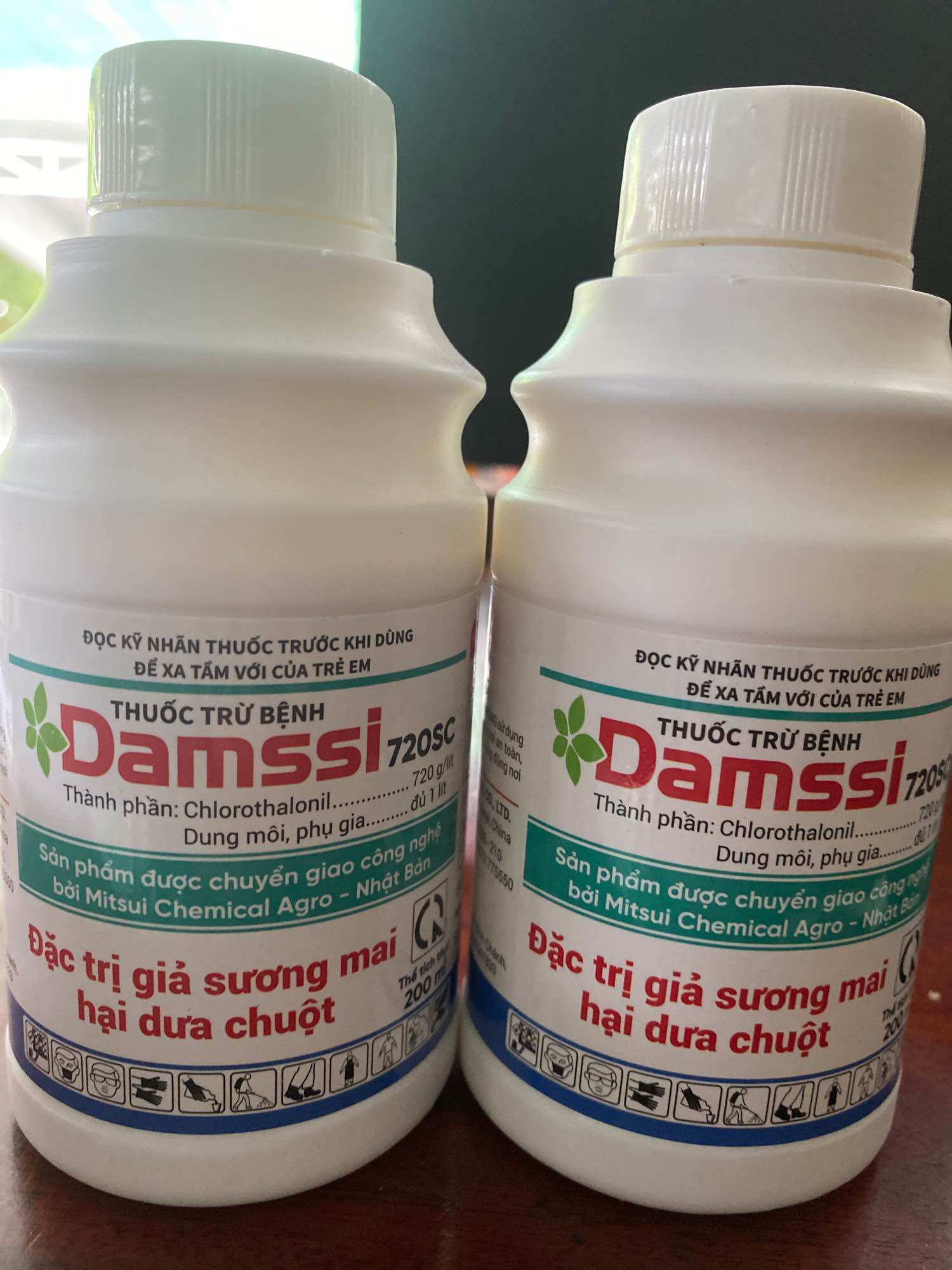 Trừ bệnh: damssi 720sc :200ml đặc trị: giả sương mai hại dưa chuột.