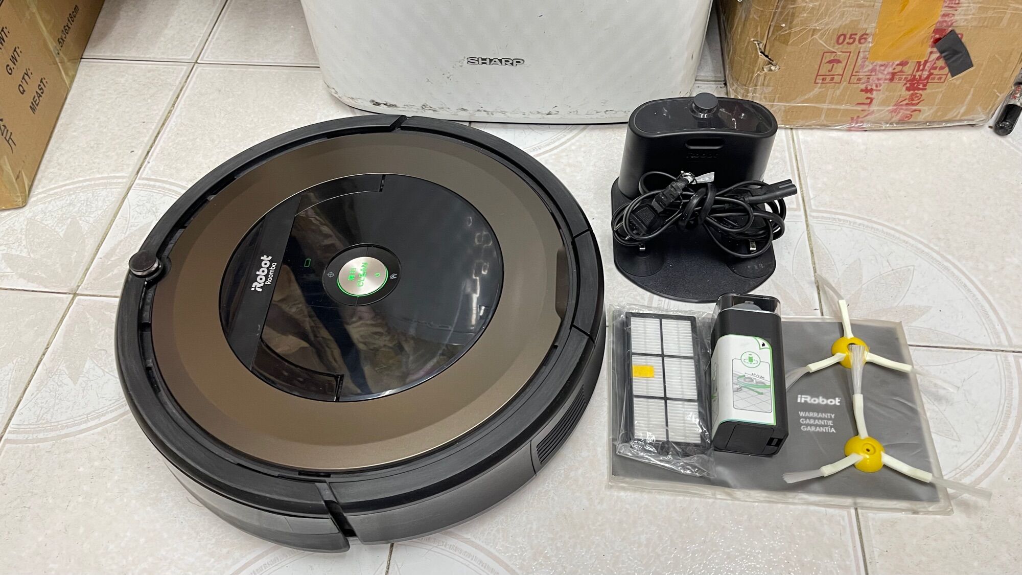 irobot roomba 890 hàng dùng lướt máy nguyên bản ,hoạt động hoàn hảo ,mọi thứ như hình ,cần tư vấn lh:105 h3 -tc-bđ-hn,đt:0968851585