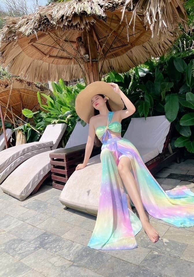 ĐẦM MAXI CẦU VỒNG SAO KHOÉT EO(CÓ MÚT NGỰC)
