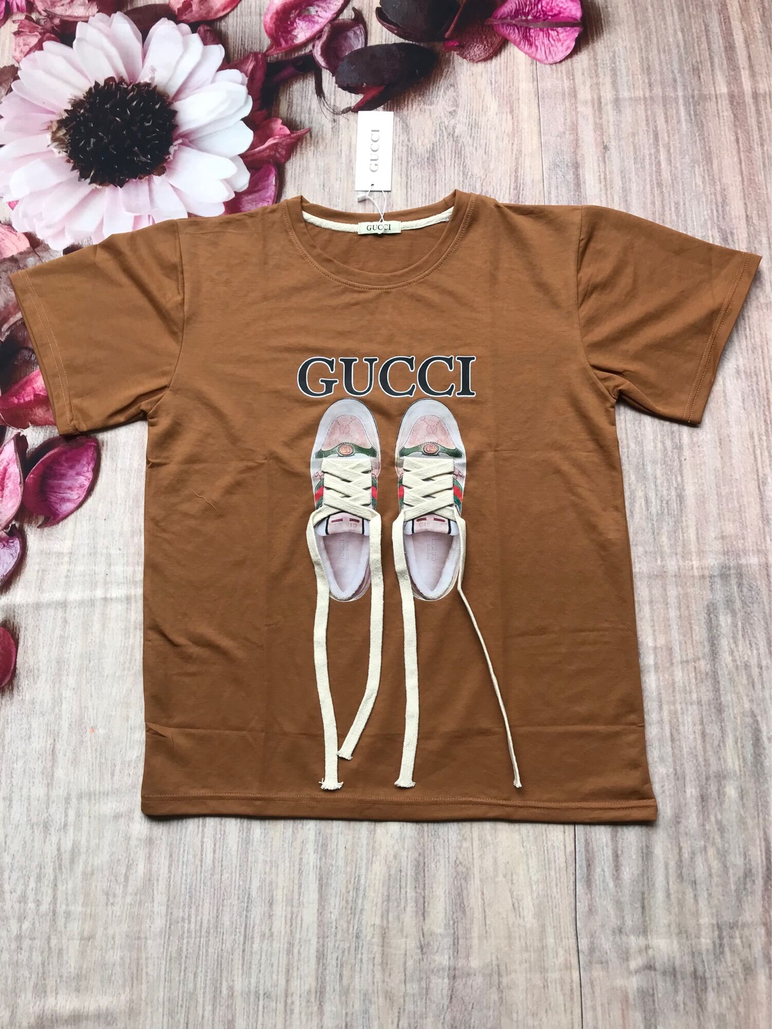 ÁO PHÔNG NỮ HÌNH GIÀY CUTE FROM RỘNG (hàng sẵn)