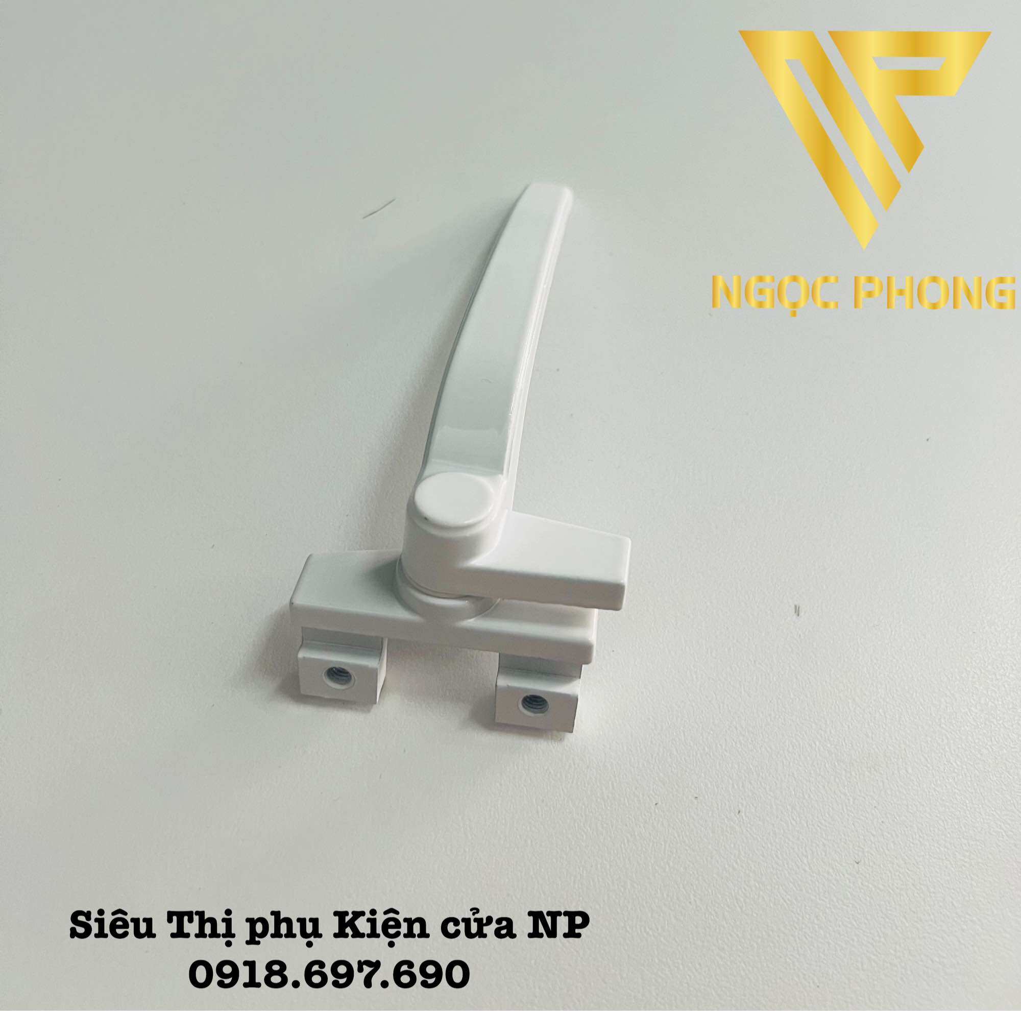 Tay khoá cửa sổ có chân - tay gạt có chân hệ mặt dựng -