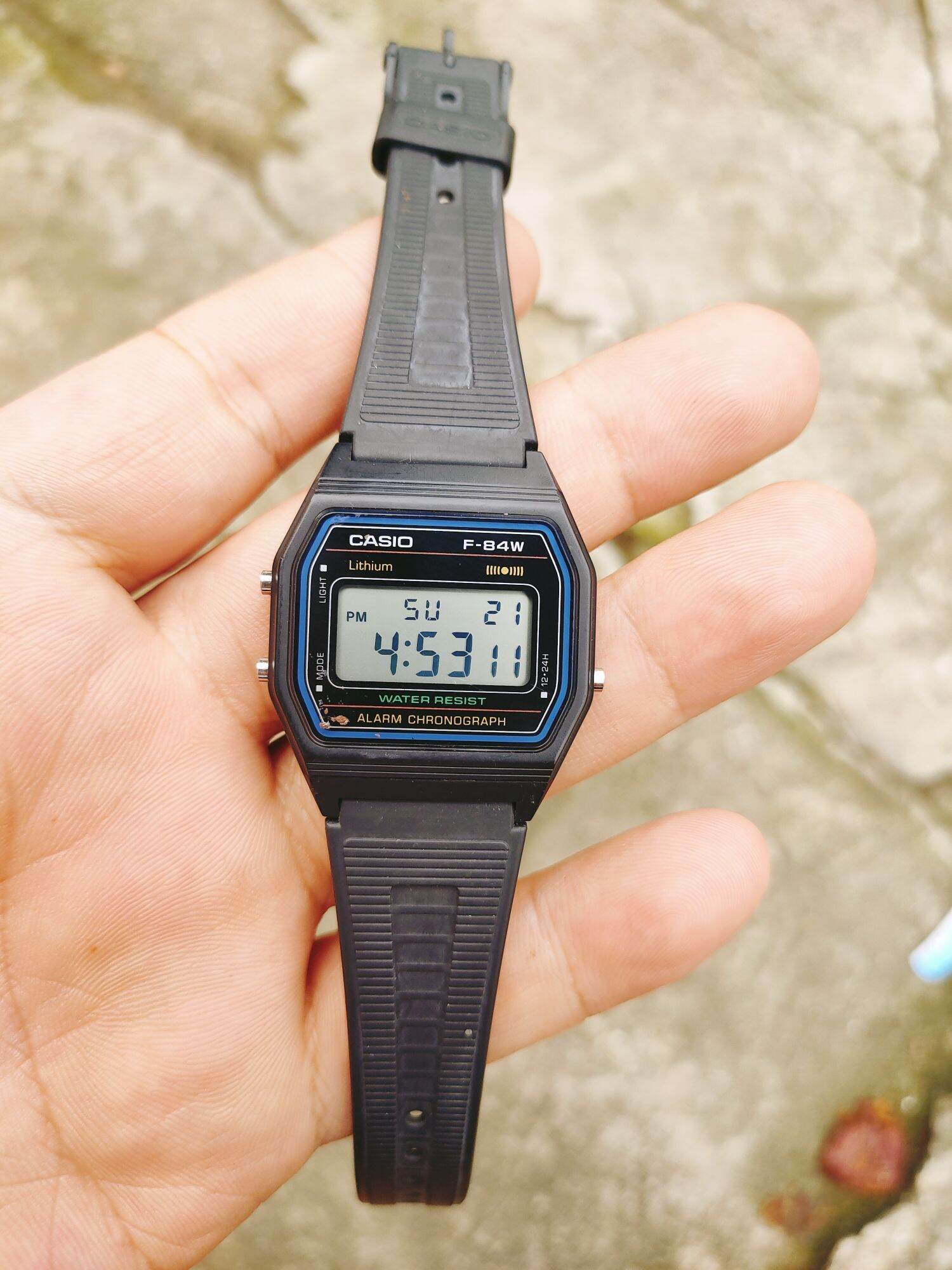 Đồng hồ casio , size q, hình thức đẹp 98%