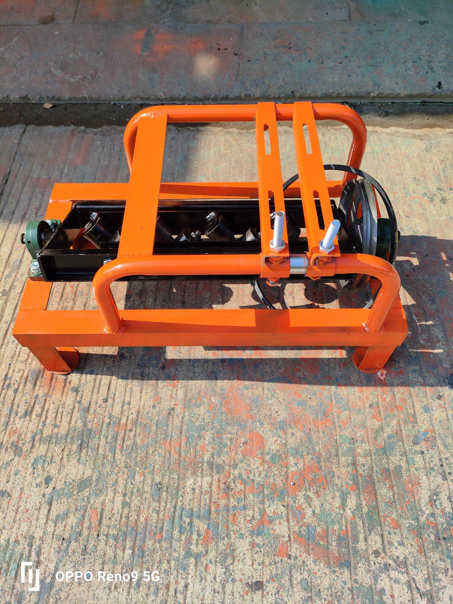 máy duỗi sắt xây dựng v5