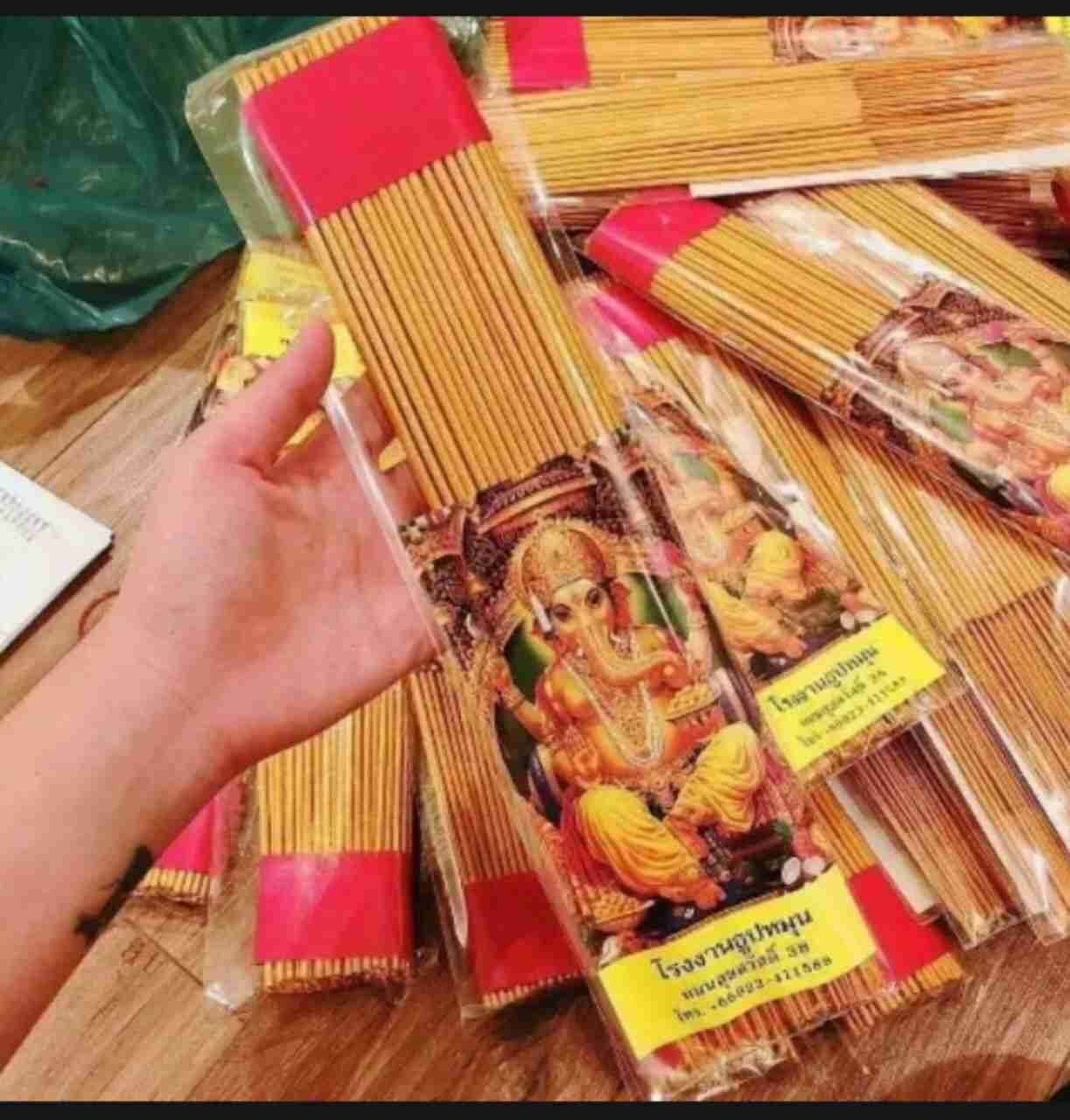 Nhang thần tài cuốn tàn đồng tiền vàng _ 1 bó 79 cây 4 ta