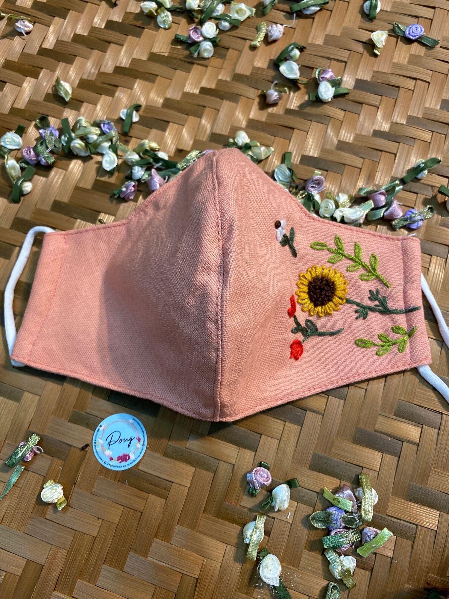 Khẩu trang thêu tay vải linen (handmade by Pong)