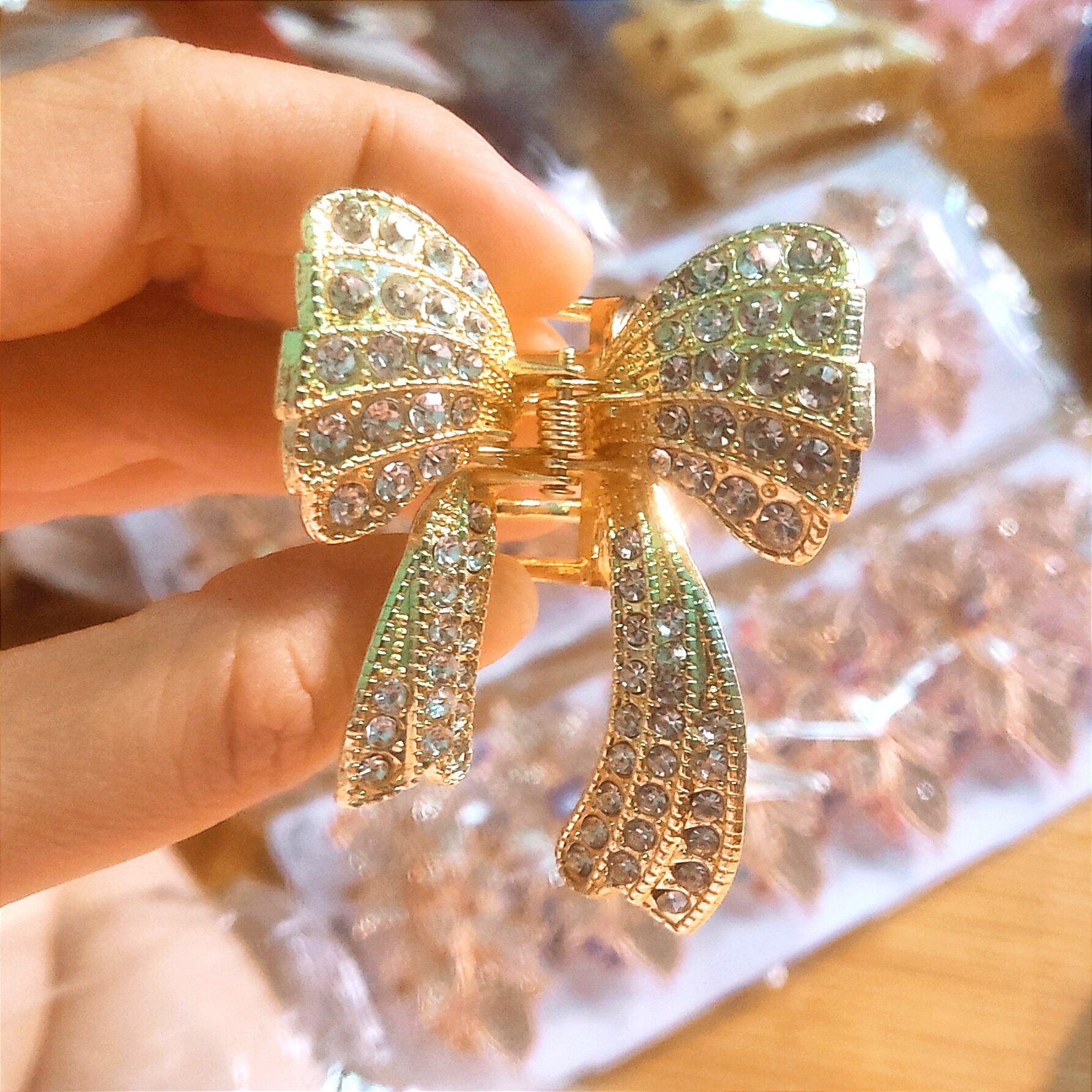 Kẹp tóc nửa đầu hình nơ xinh đính đá mẫu mới. 