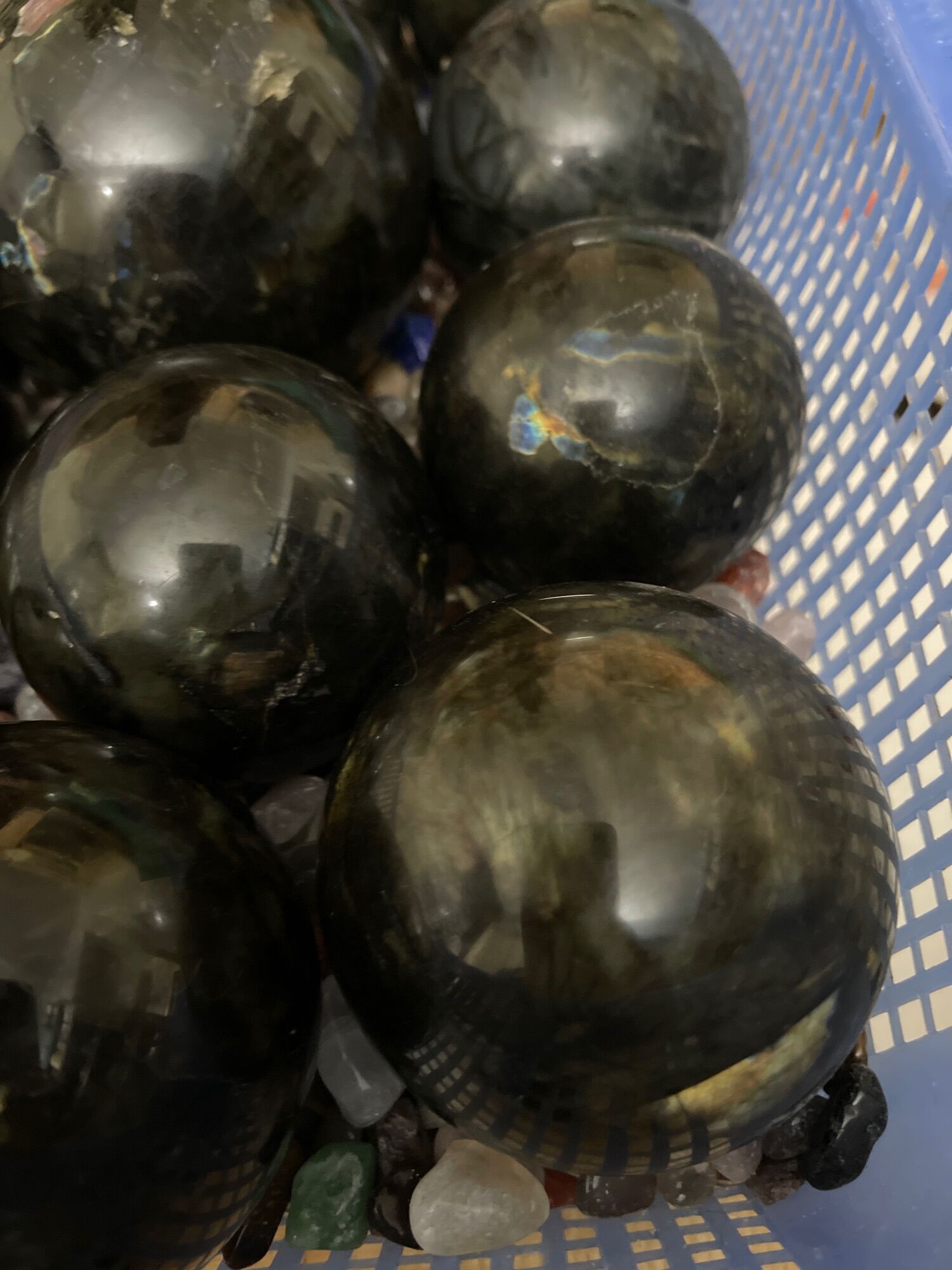 Quả cầu Labradorite xà cừ sắc cầu vồng