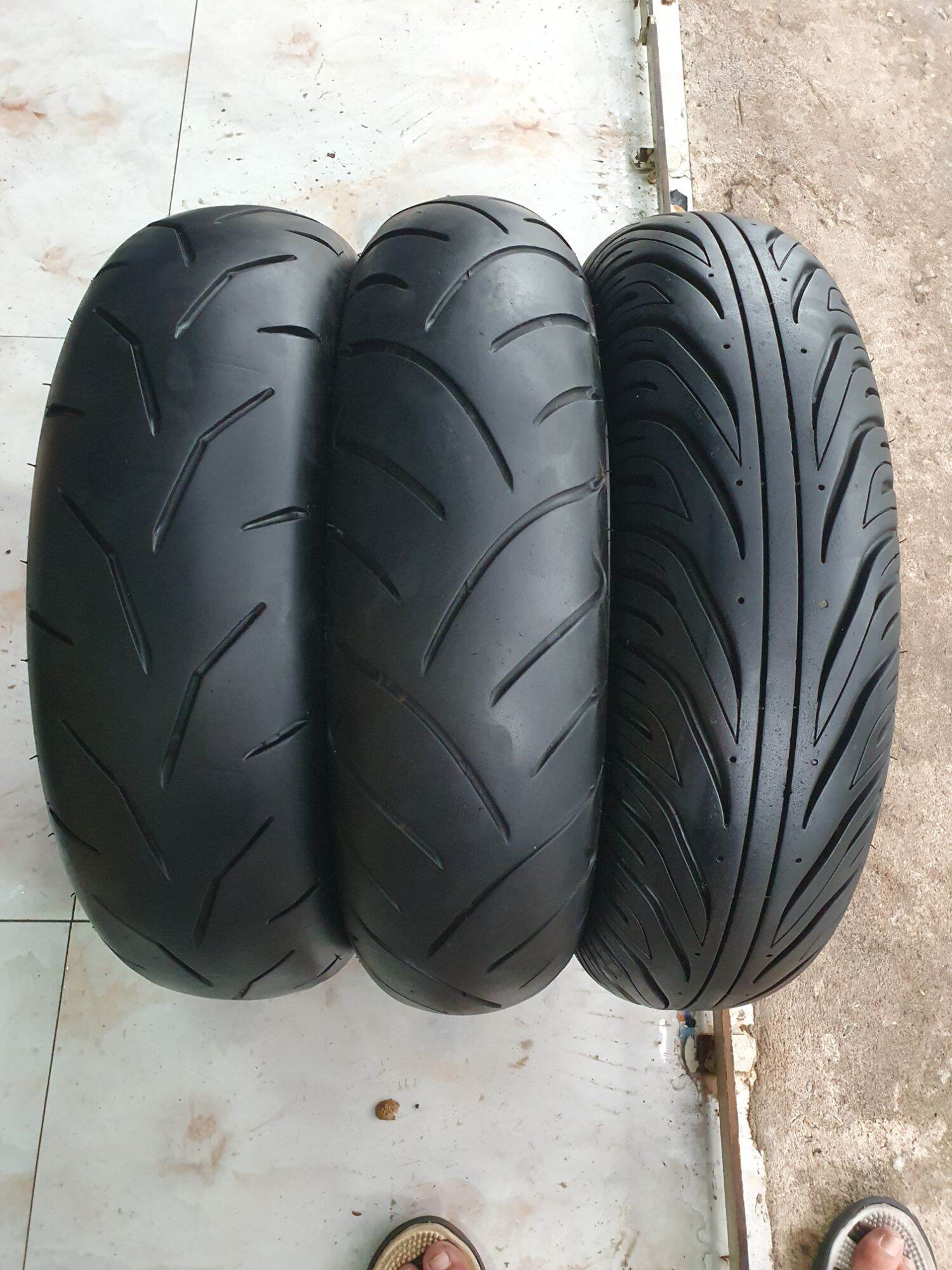 ( vỏ cũ ) Lốp vỏ xe NVX155 140/70-14. Lốp zin lướt tháo xe Lốp chính hãng . Hàng còn đẹp........