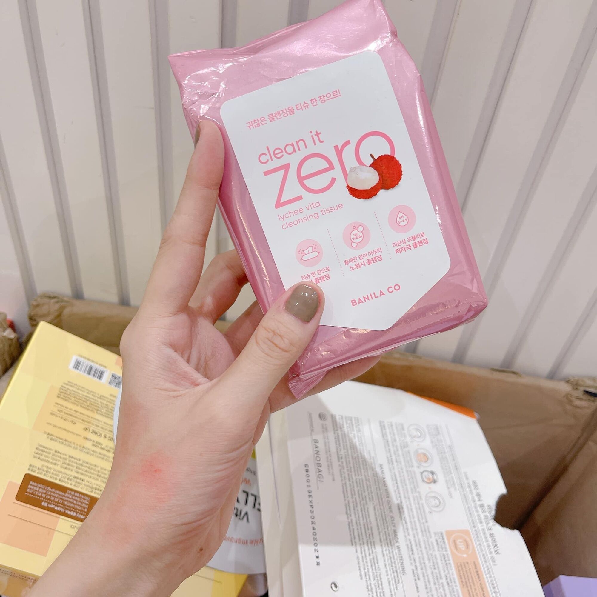 KHĂN GIẤY TẨY TRANG BANILA ZERO 30 MIẾNG
