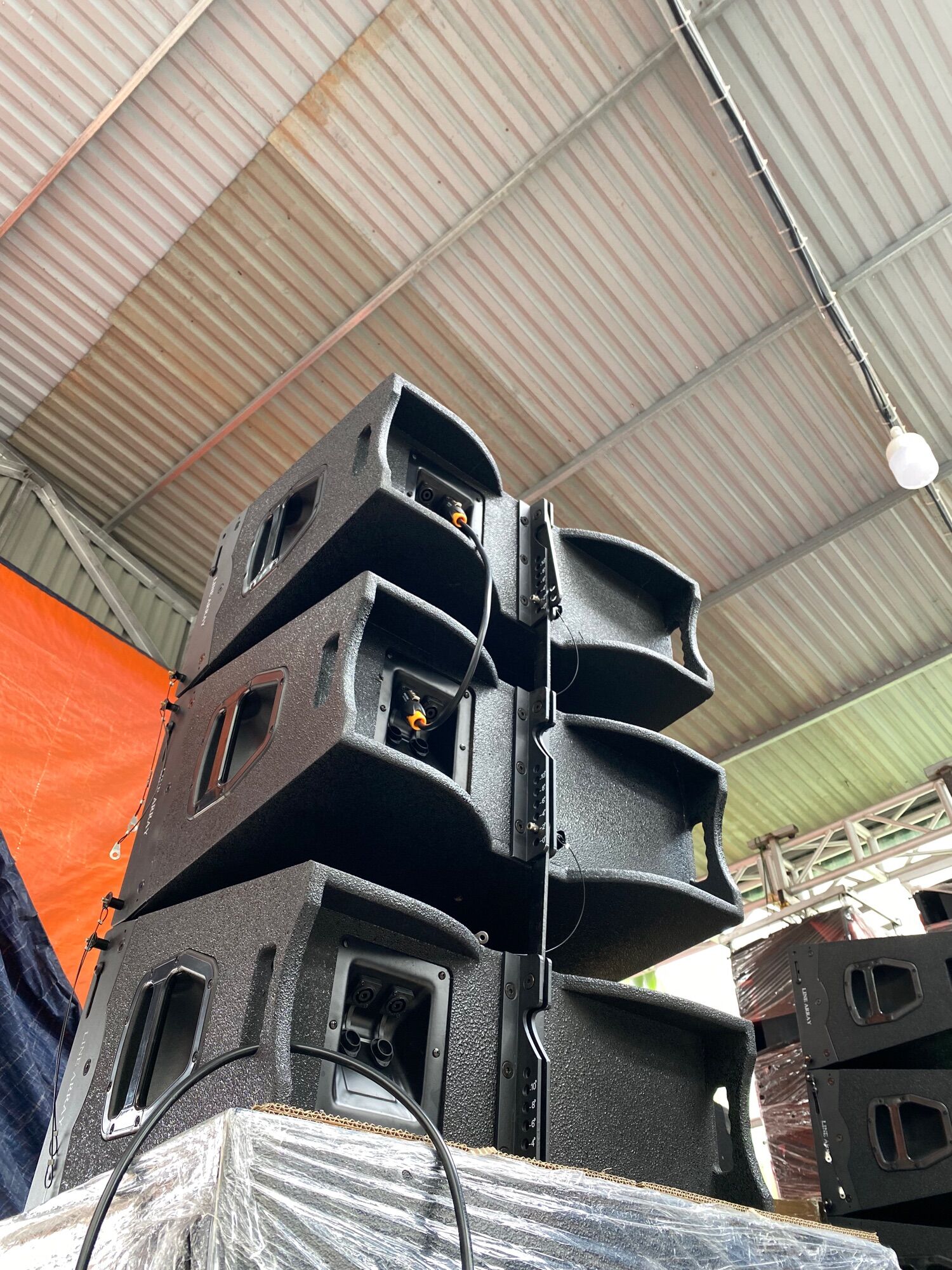 Array 30 cánh chim, cấu hình từ neo coil 76