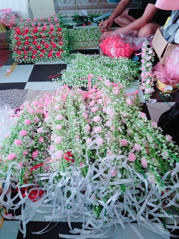 Sỉ vòng đội đầu chụp ảnh kỷ yếu