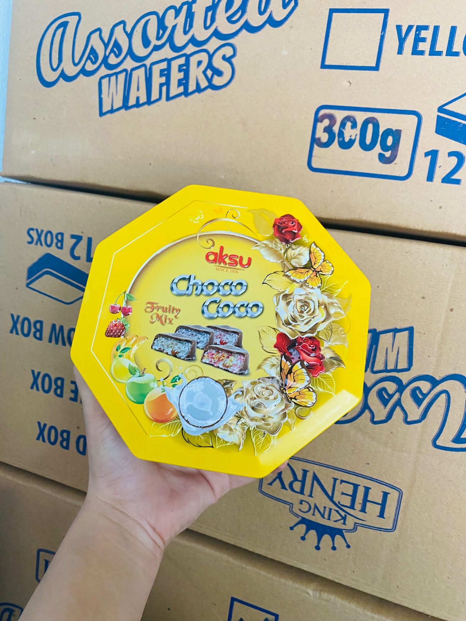 Socola nhân dừa AKSU hộp thiếc