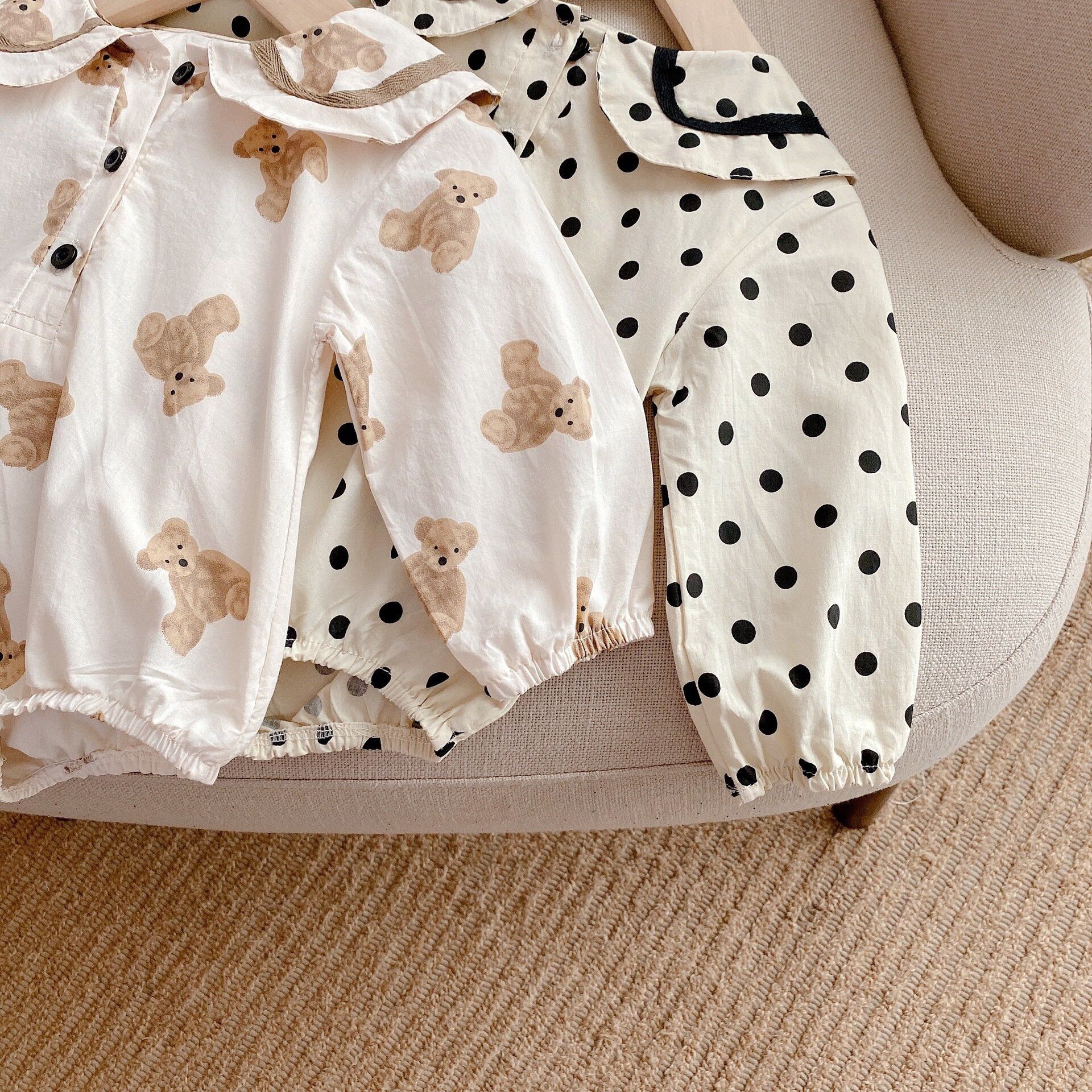 Áo liền quần ( bodysuit) chấm bi dài tay cho bé gái