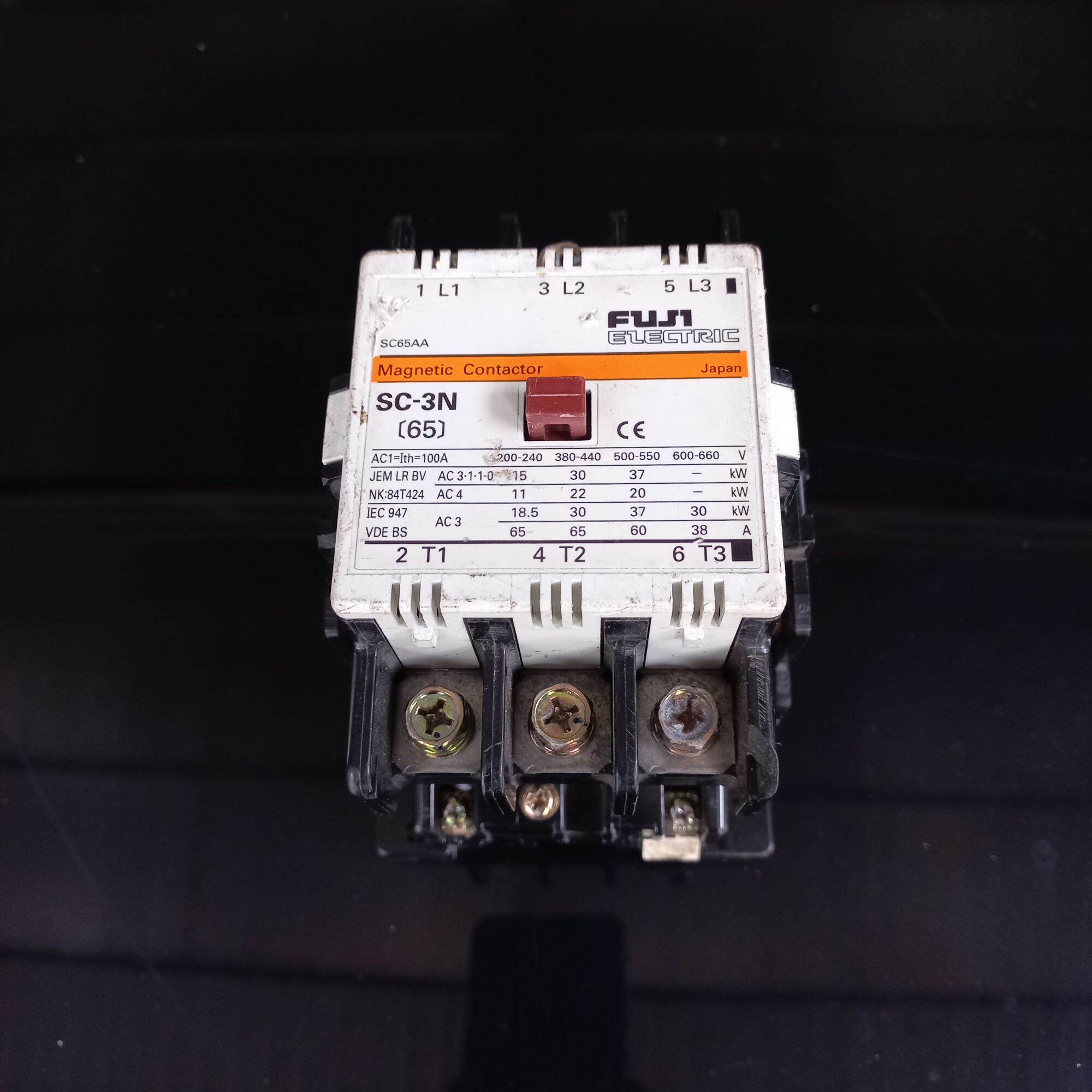 Khởi động từ contactor 65A 3 pha bãi nhật